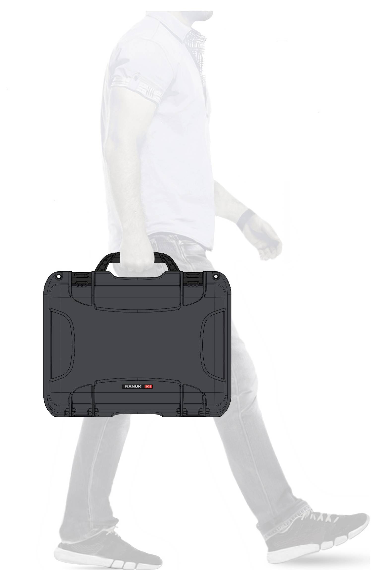 Person trägt einen schwarzen Koffer in der Hand. Der Koffer hat ein minimalistisches Design und eine deutliche Ergonomie.