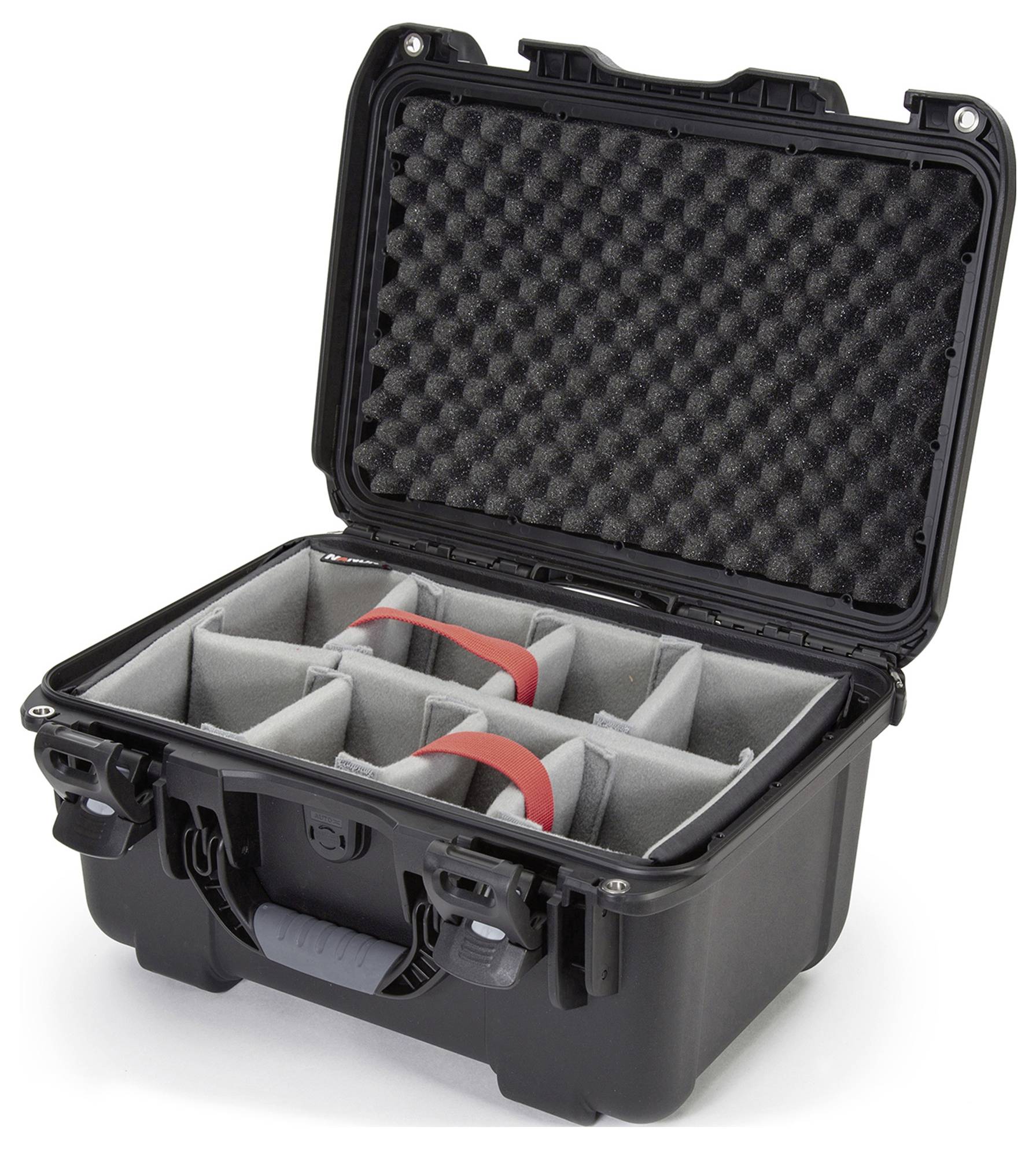 Schwarzer Schutzkoffer mit offenem Deckel, Innenraum mit verstellbaren Fächern und Schaumstoff gepolstert, für sicheren Transport.