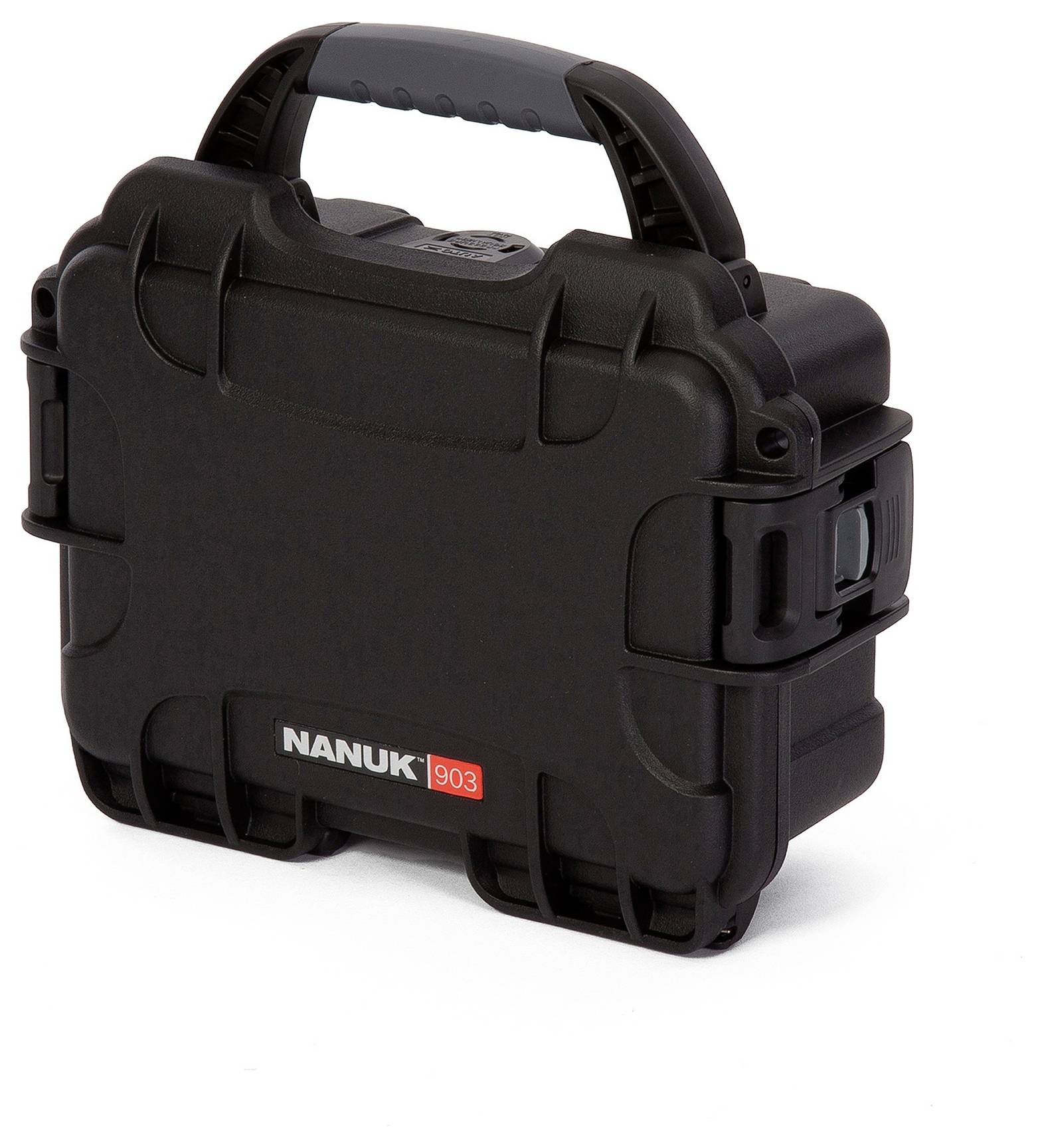Schwarzer Nanuk 903 Schutzkoffer mit Tragegriff; robustes Design zum Schutz von Ausrüstung.