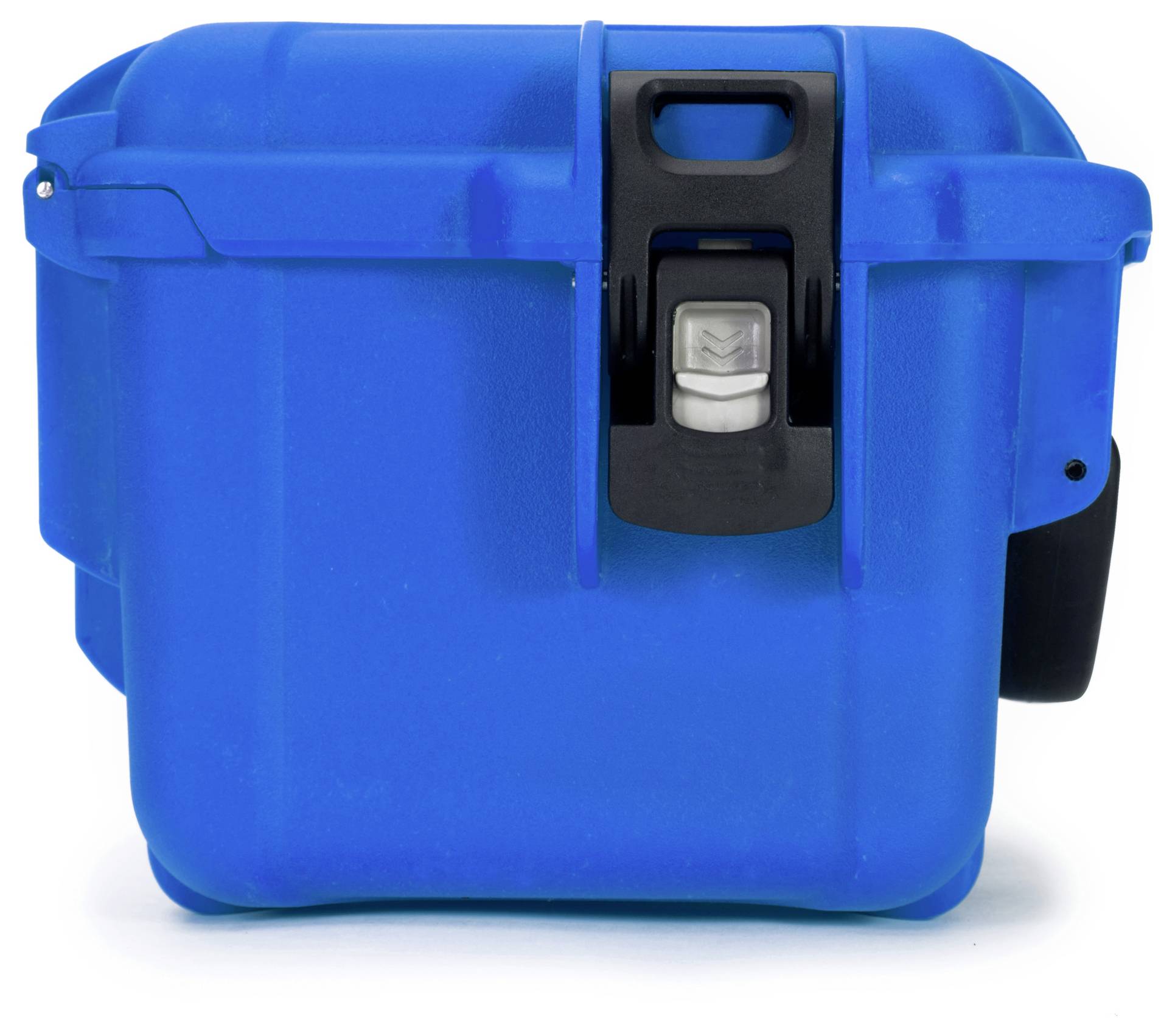 Blaue, robuste Transportbox mit einem schwarzen Verschluss vorne. Ideal für sicheren Transport und Lagerung von empfindlichen Gegenständen.