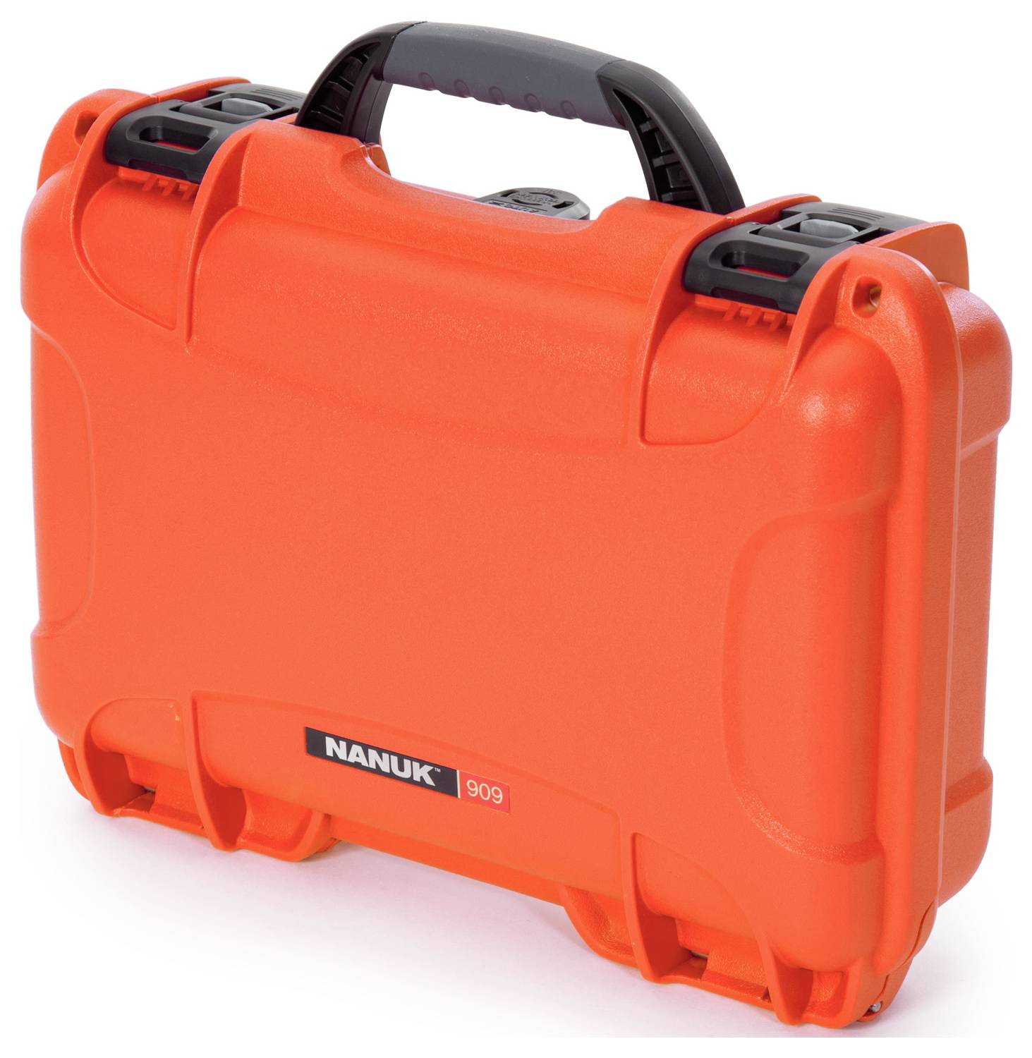 Ein leuchtend orangefarbener, robuster Koffer mit dem Aufdruck 'Nanuk 909', der einen ergonomischen Griff und stabile Verschlüsse aufweist.