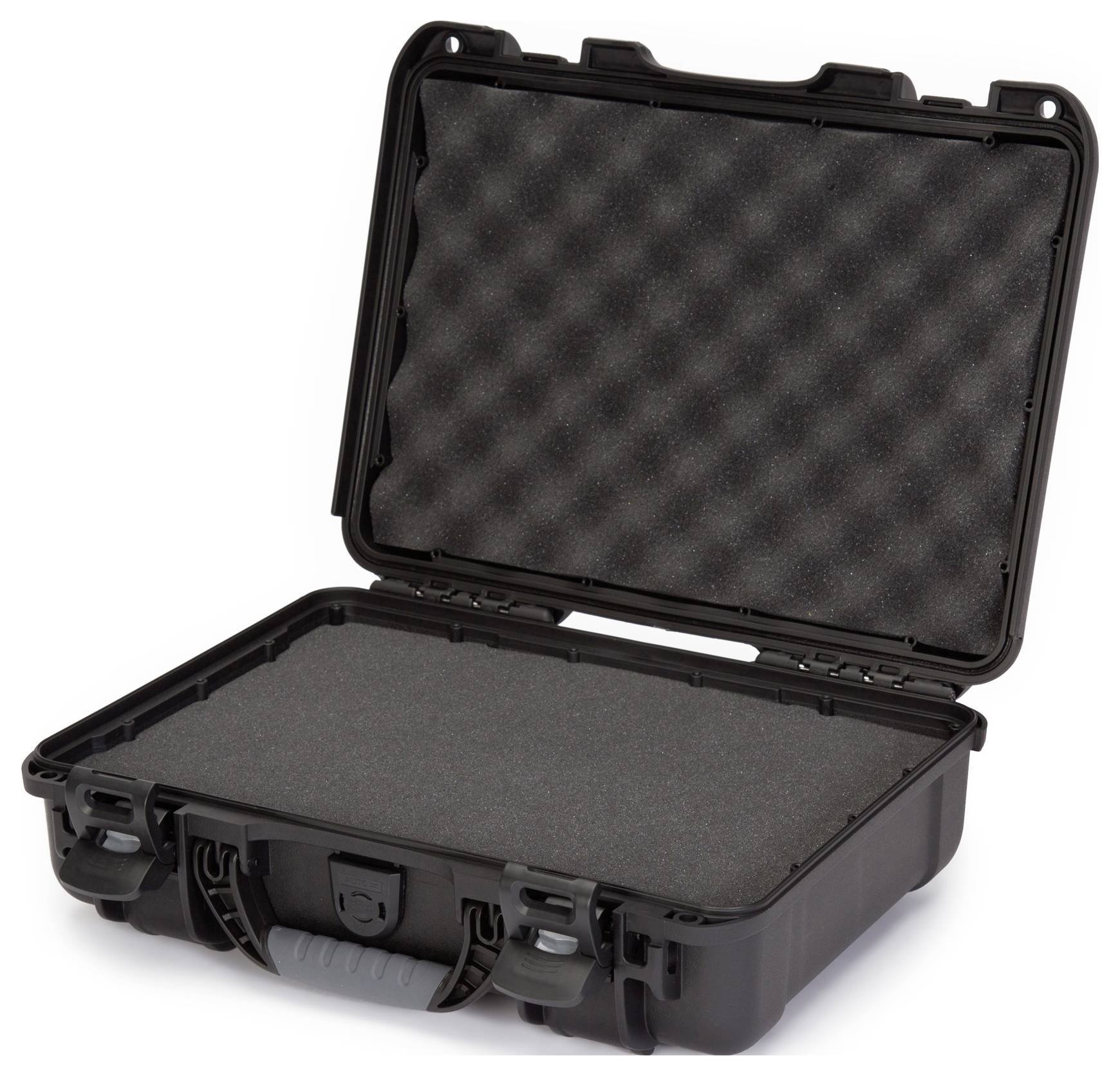 Ein schwarzer, geöffneter Hartschalenkoffer mit Schaumstoffpolsterung, geeignet zum Schutz empfindlicher Gegenstände beim Transport.