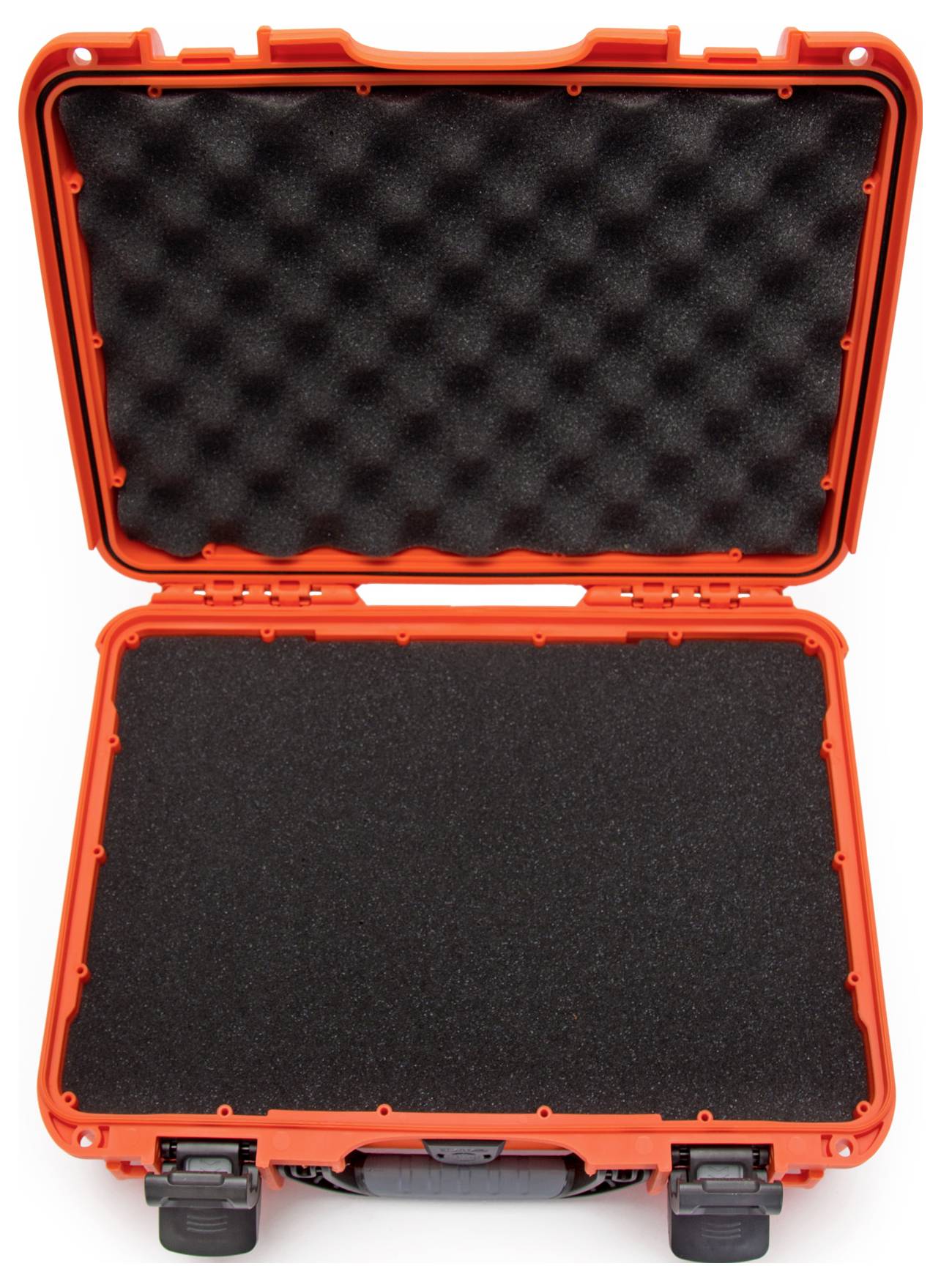 Geöffneter orangefarbener Hartschalenkoffer mit schwarzem Schaumstoff ausgekleidet. Ideal für sicheren Transport empfindlicher Gegenstände.