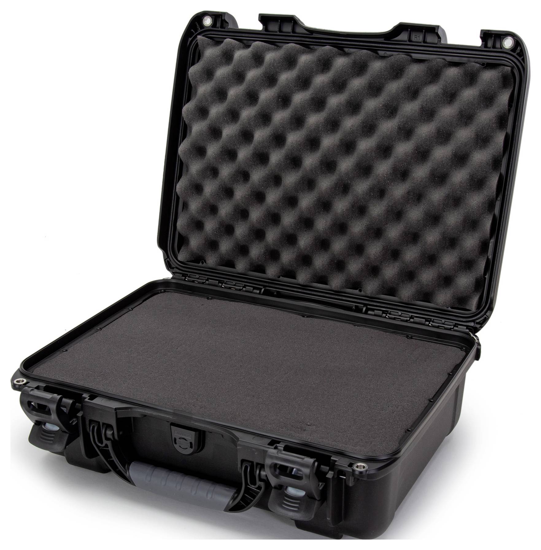 Schwarz gepolsterter Koffer, geöffnet, zeigt Schutzschaum im Inneren. Ideal zum sicheren Transport empfindlicher Geräte.
