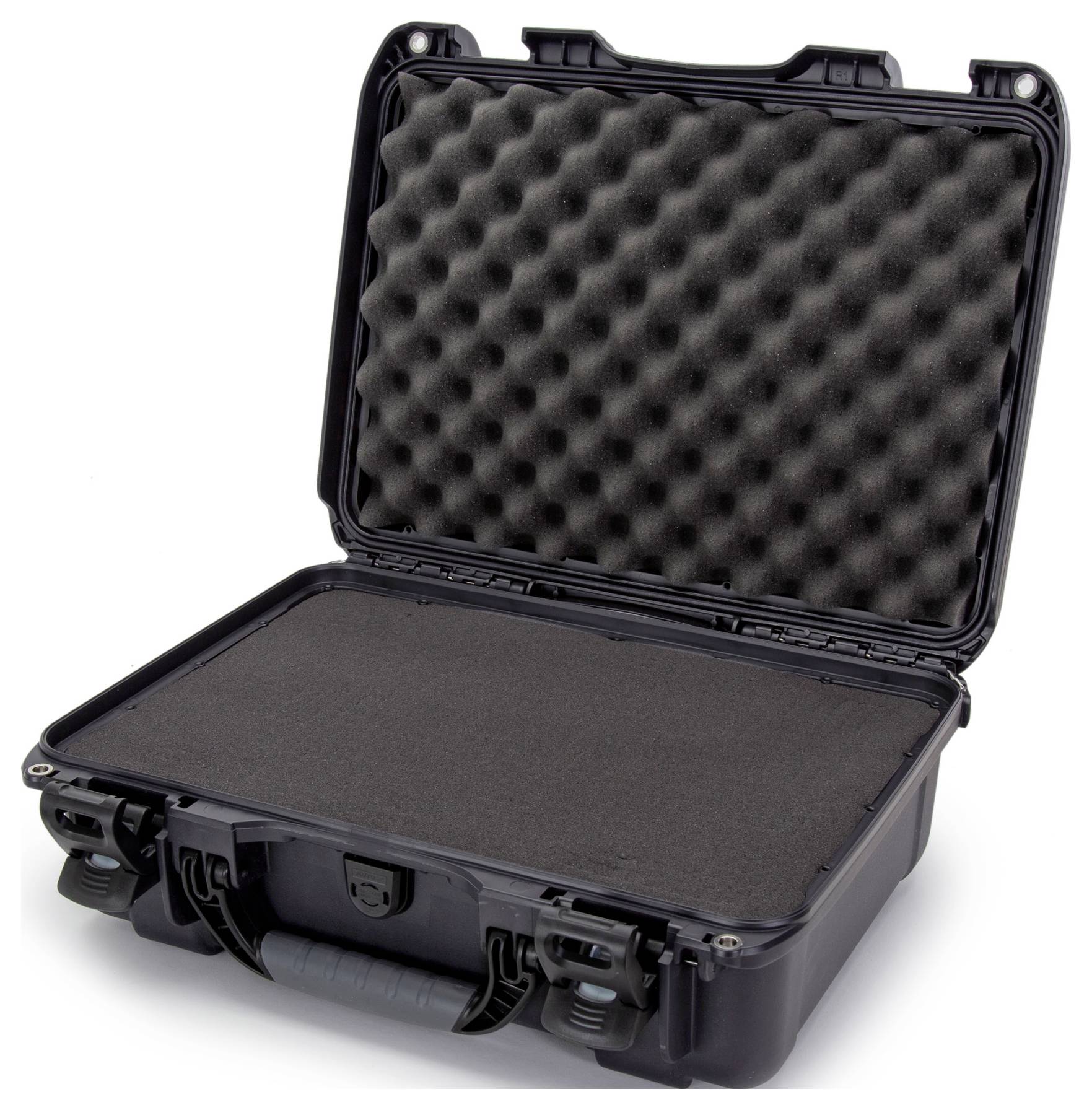 Ein offener, schwarzer Hartschalenkoffer mit schaumstoffgepolstertem Innenraum, geeignet zum sicheren Transport empfindlicher Gegenstände.