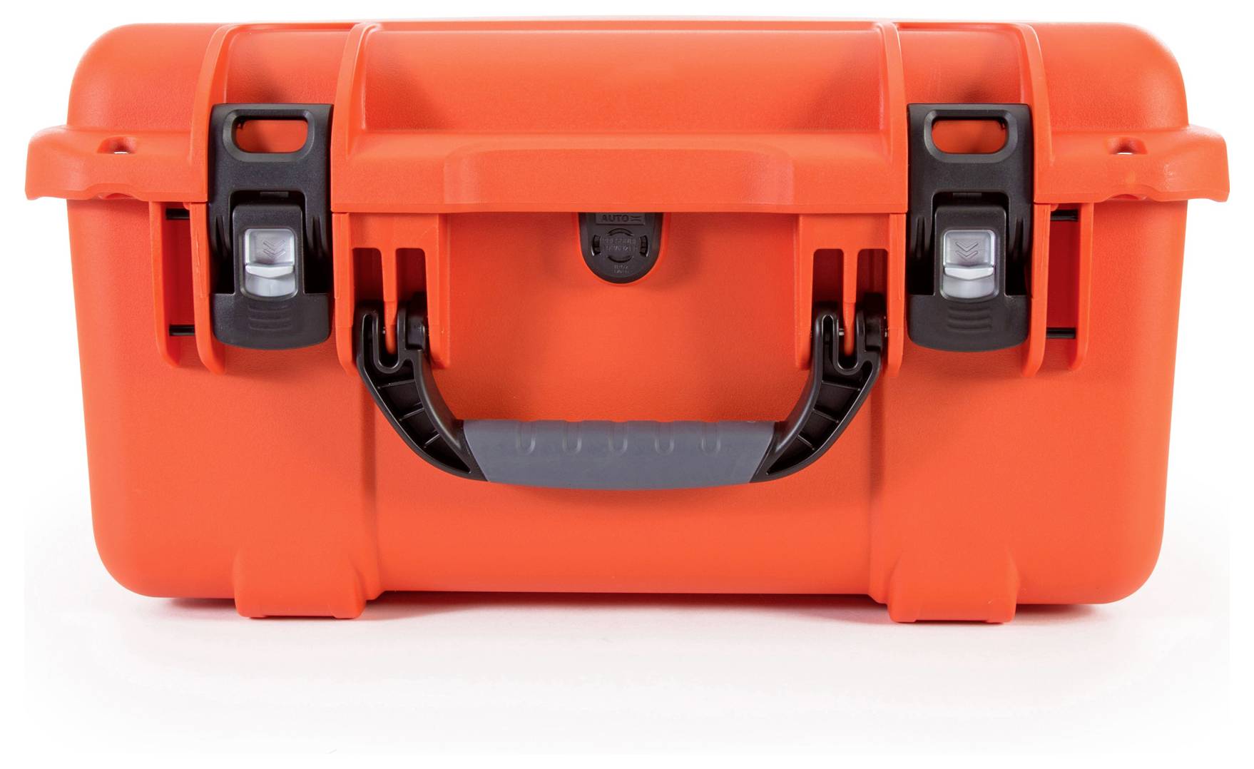 Oranger Schutzkoffer mit schwarzem Griff und zwei Verschlüssen, robust und wasserdicht, zum sicheren Transport von Ausrüstung.