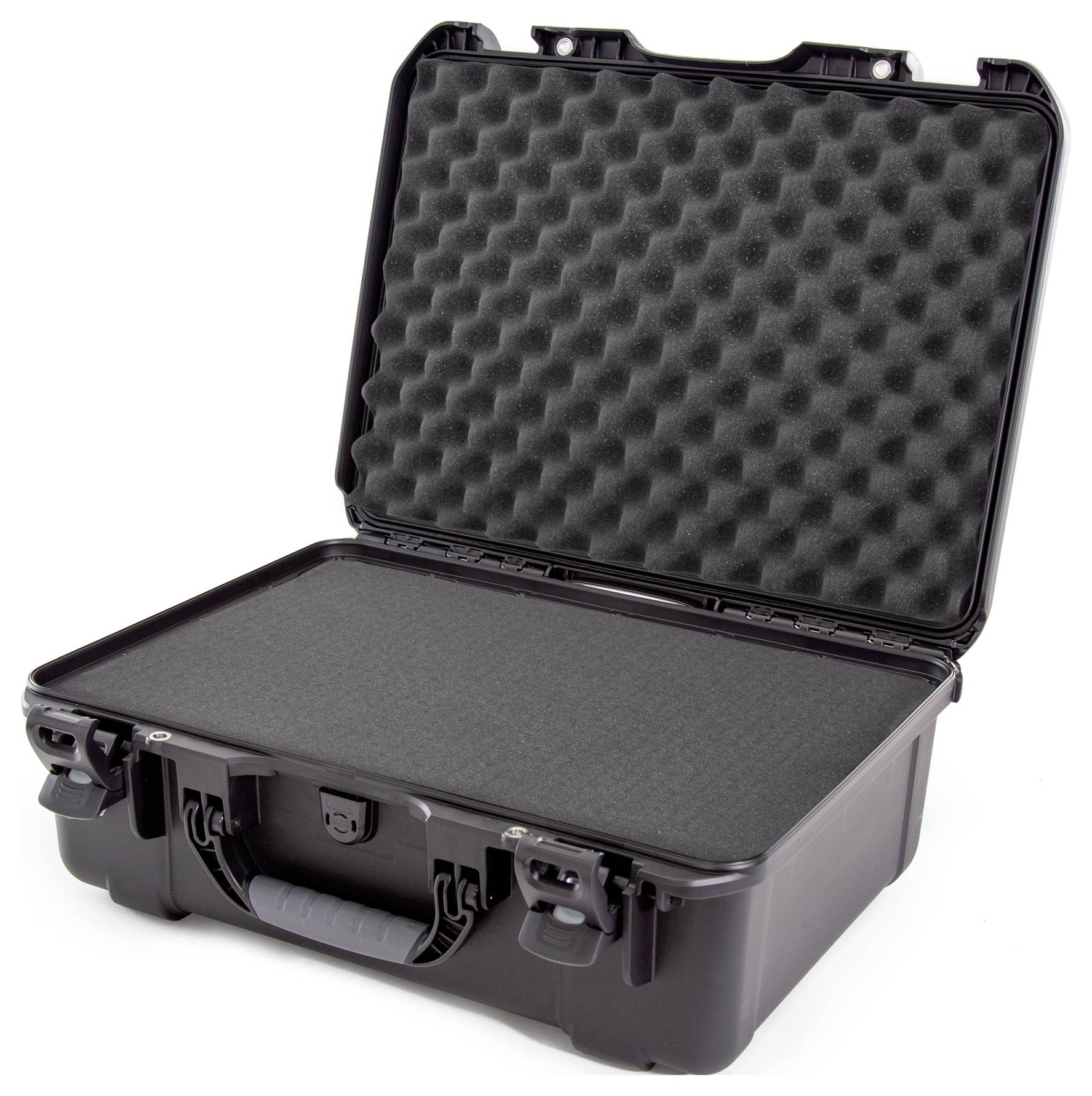 Ein offener schwarzer Schutzkoffer mit Schaumstoffauskleidung, geeignet zum Transport empfindlicher Ausrüstung.