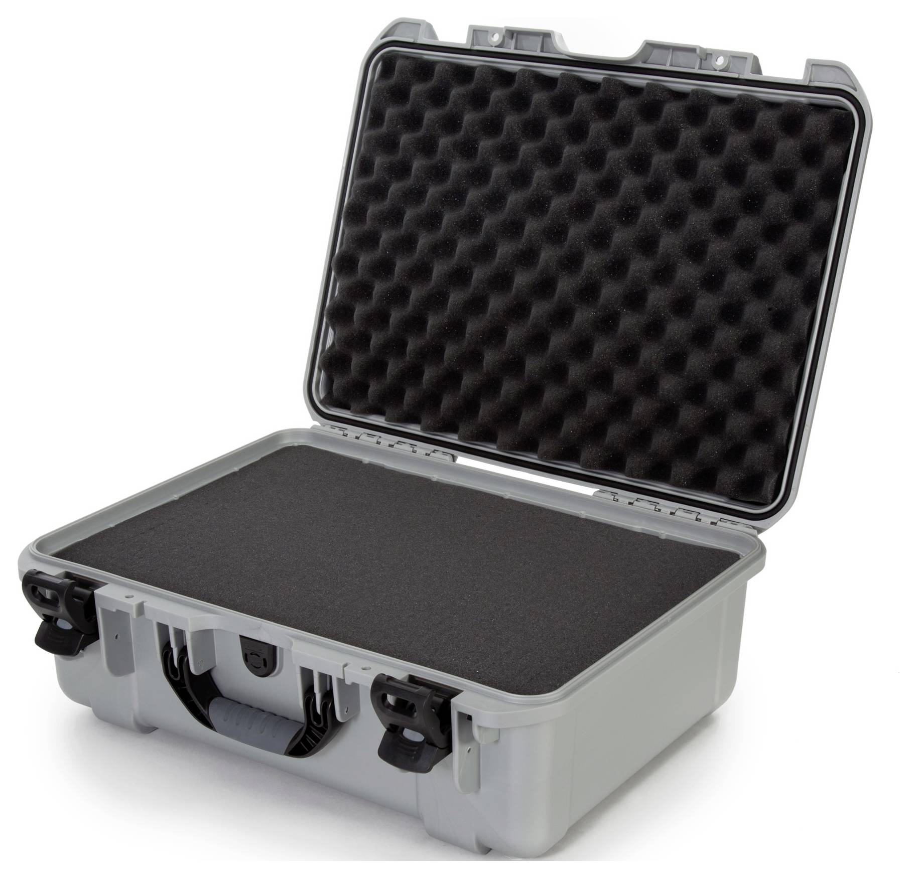 Ein offener, leerer Schutzkoffer mit schwarzem, gepolstertem Innenfutter und grauer Außenschale, auf einem weißen Hintergrund.