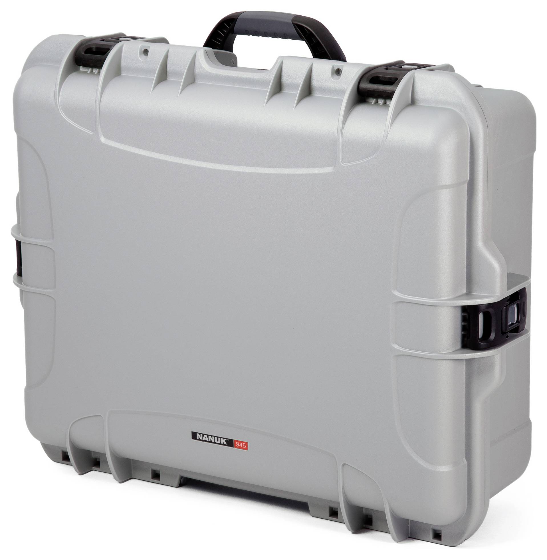 Silberner Hartschalenkoffer mit schwarzem Griff, robustes Design, ideal für sicheren Transport empfindlicher Ausrüstung.