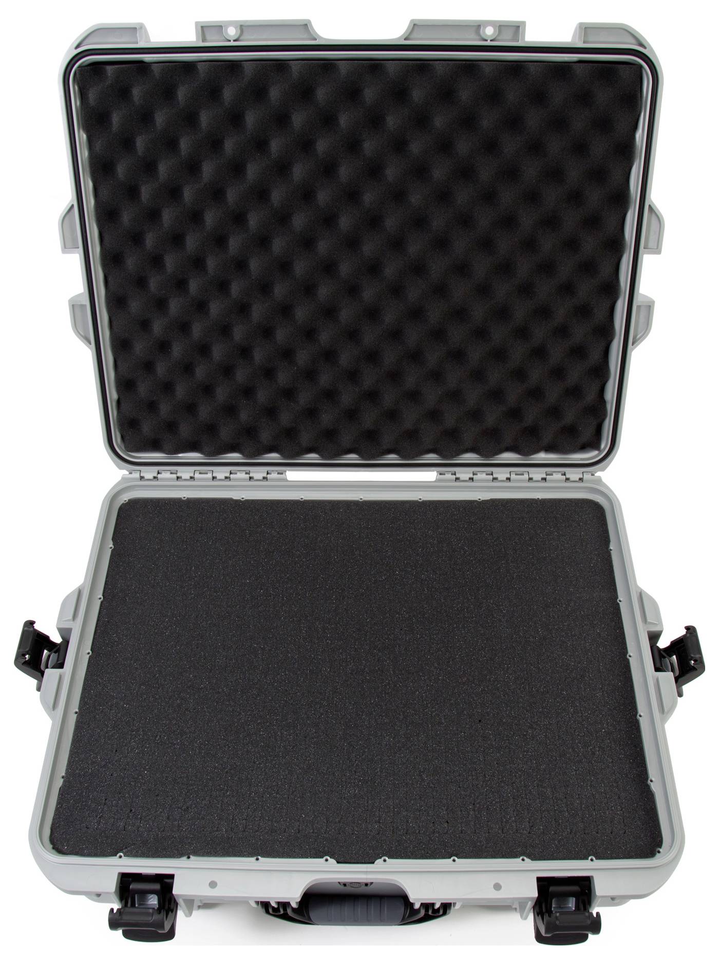 Offener, leerer Hartschalenkoffer mit Schaumstoffeinlage. Ideal zum Schutz empfindlicher Geräte oder Werkzeuge beim Transport.