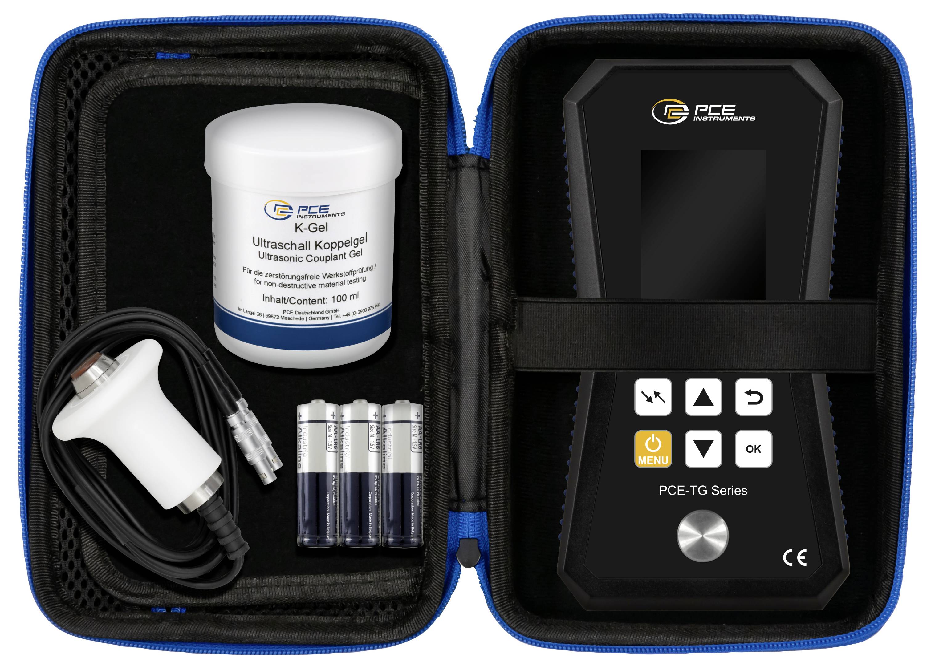 Offener Transportkoffer mit einem PCE-TG Ultraschall-Dickenmessgerät, Gelfl asche, Ladekabel, Batterien und Sondenzubehör.