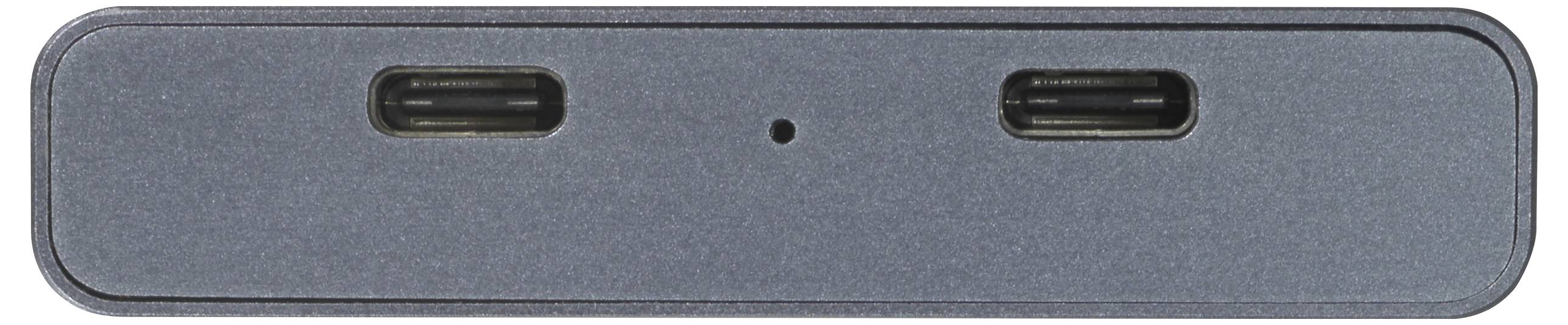Dunkle, rechteckige Vorderseite eines Geräts mit zwei USB-C-Anschlüssen und einem kleinen, mittigen Loch.