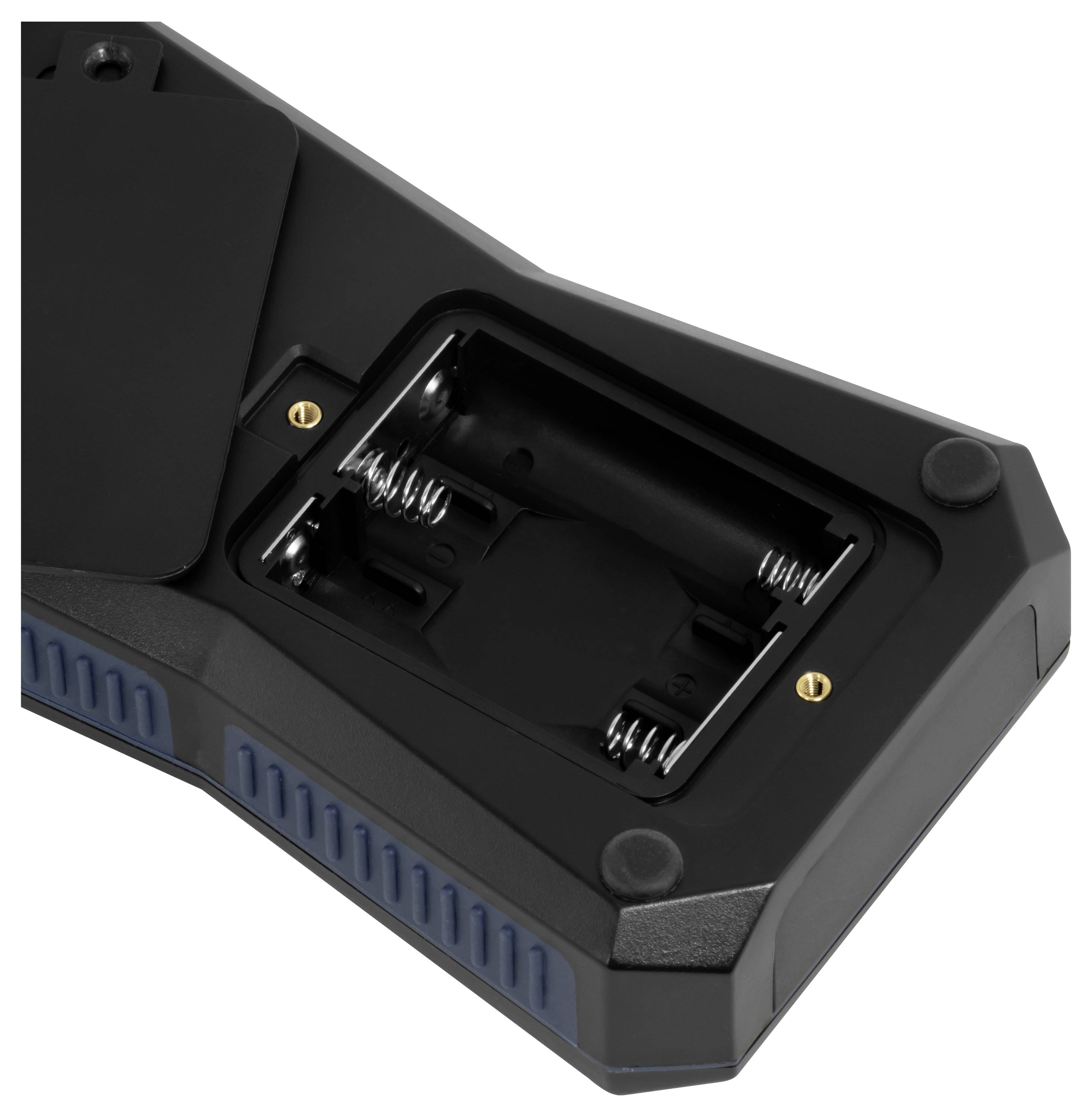 Schwarzes elektronisches Gerät mit einem leeren federbelasteten Batteriefach und blauen belüfteten Seitengriffen.