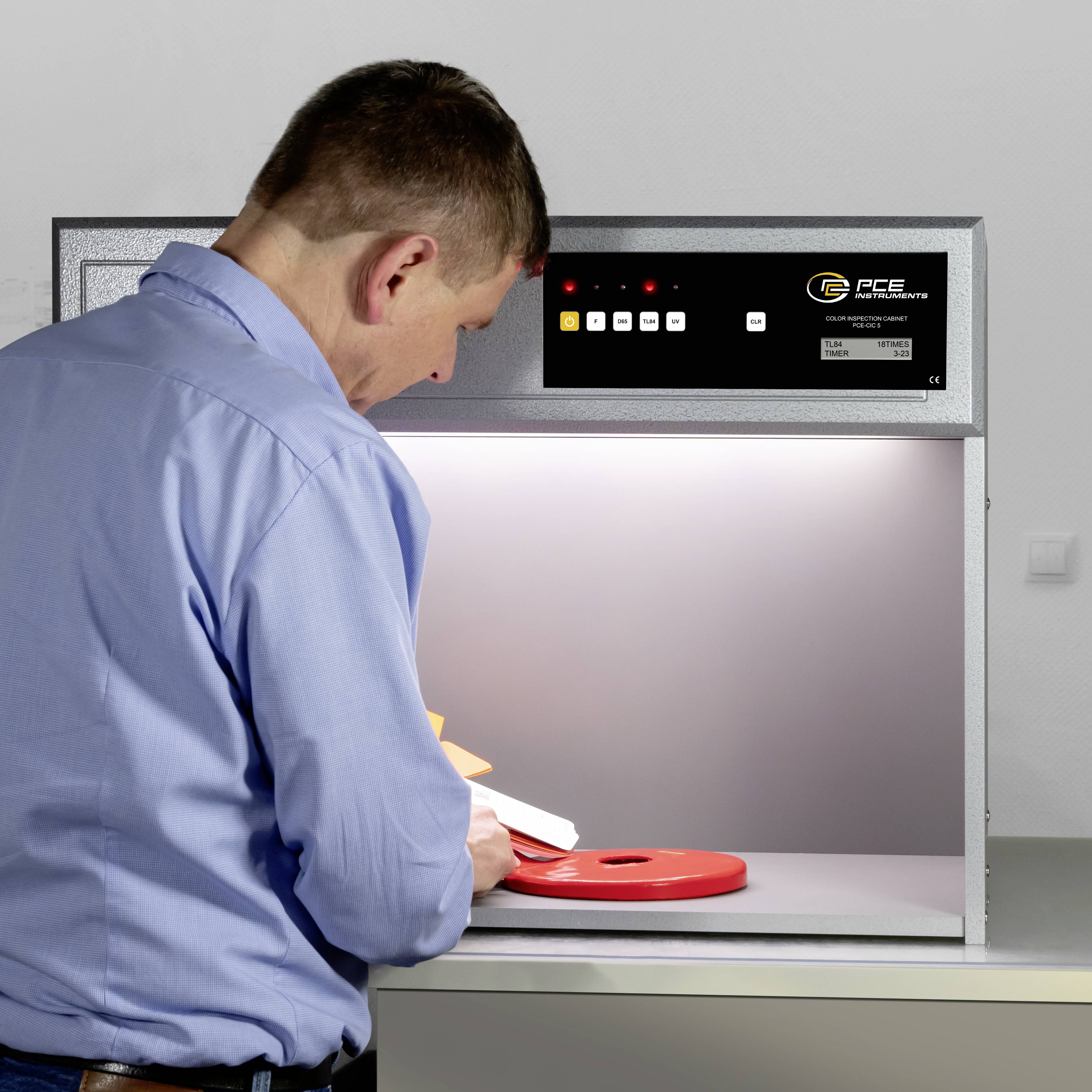 PCE Instruments PCE-CIC 5-LED Farbbeleuchtungskammer