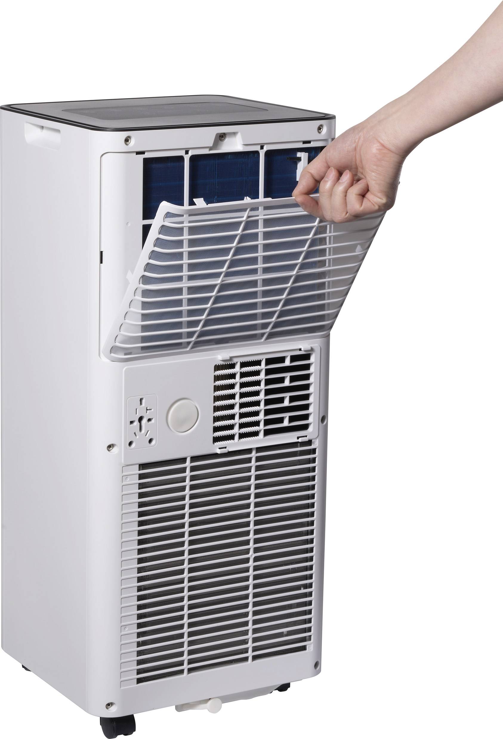 Eine Person öffnet die Frontabdeckung eines tragbaren Klimageräts, um den Filter zu reinigen oder auszutauschen.