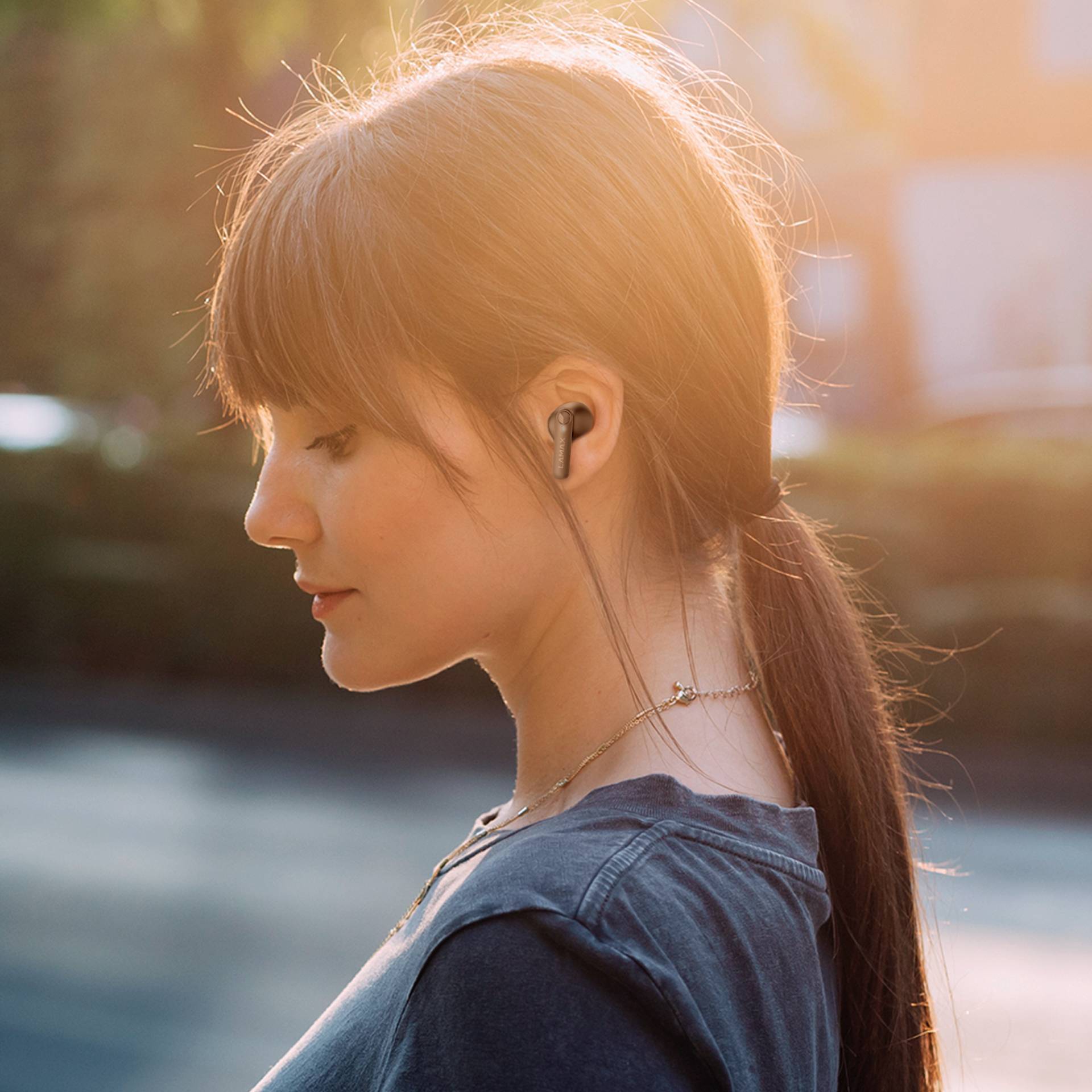 Lamax Clips1 Play In Ear Headset Bluetooth® Stereo Schwarz Batterieladeanzeige, Ladecase, Lautstärkeregelung, Schweißresistent