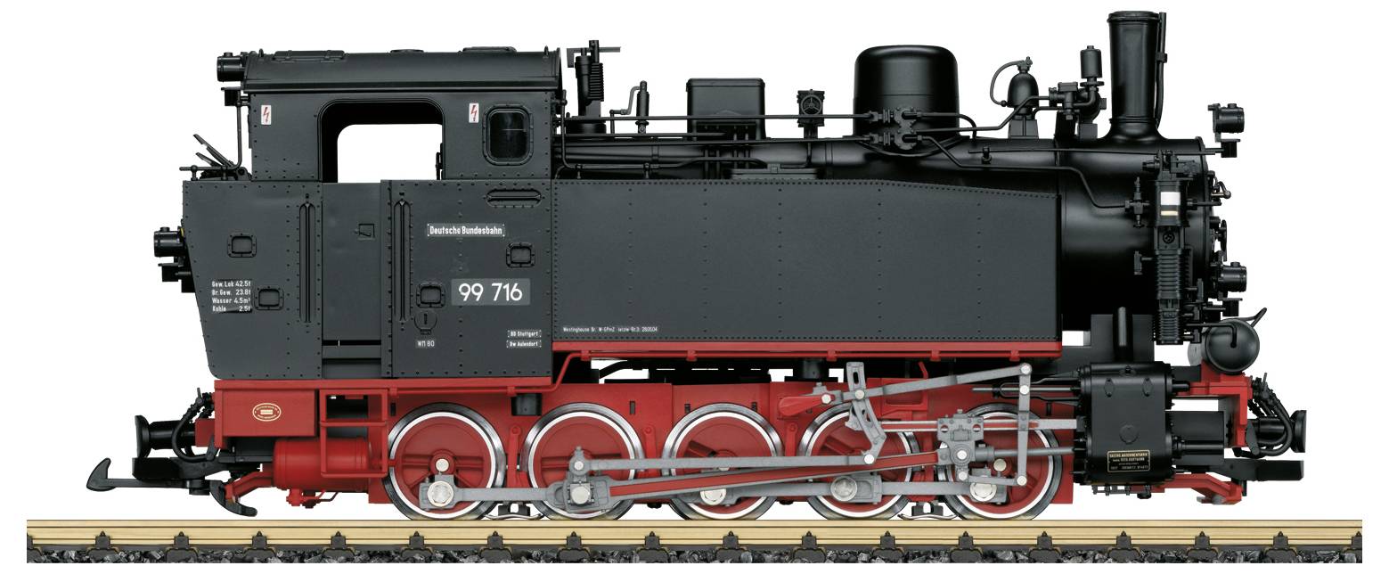 Seitenansicht einer detaillierten schwarzen Dampflokomotive auf Schienen, mit roten Rädern und silbernen Details.