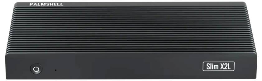 Schwarzer Mini-PC mit der Aufschrift 'Palmshell' oben links und 'Slim X2L' rechts vorne. Enthält einen Netzschalter vorne links.