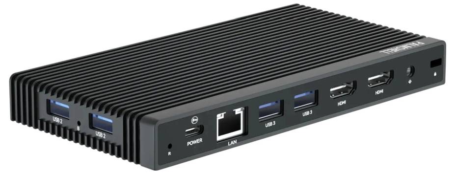 Ein schwarzer Mini-PC mit mehreren Anschlüssen an der Vorderseite, inklusive USB, LAN, HDMI und Stromanschluss.