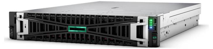 Ein schwarzer Server-Rack mit grünem Logo und LED-Anzeigen auf der Vorderseite, in einem Rechenzentrum-Kontext dargestellt.