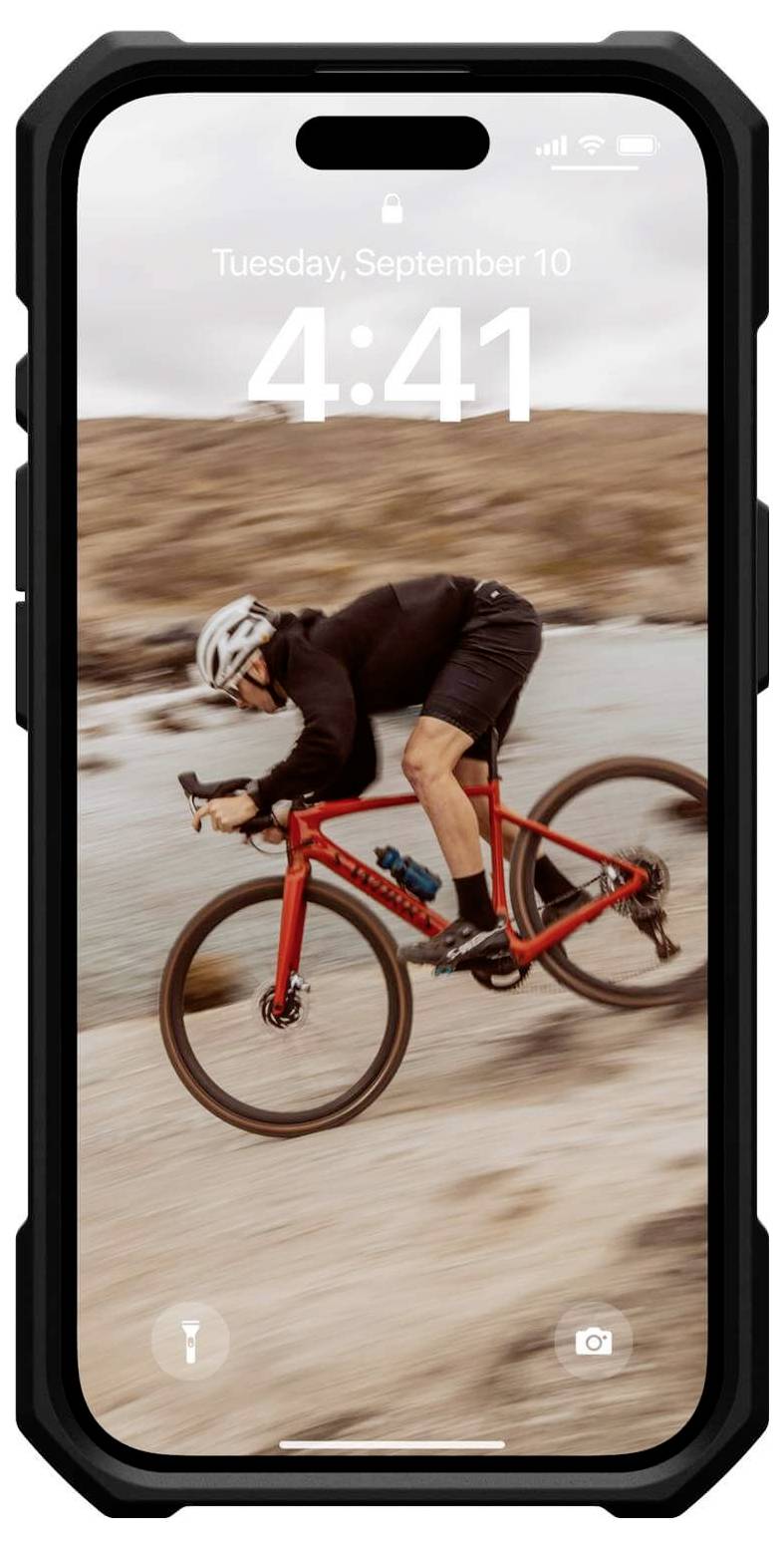 Urban Armor Gear Essential Armor MagSafe Case Backcover Apple iPhone 16 Schwarz MagSafe kompatibel 114450114040