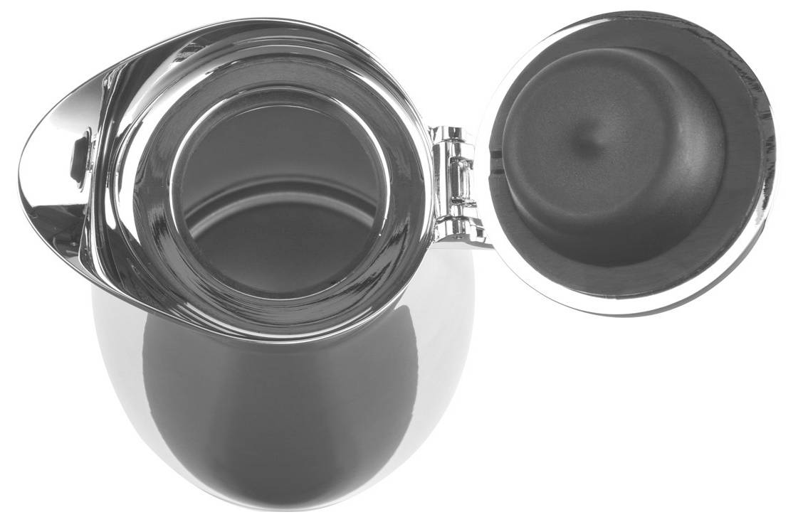 Geöffnete silberne Thermoskanne, von oben fotografiert, zeigt Deckel und Ausgießer.