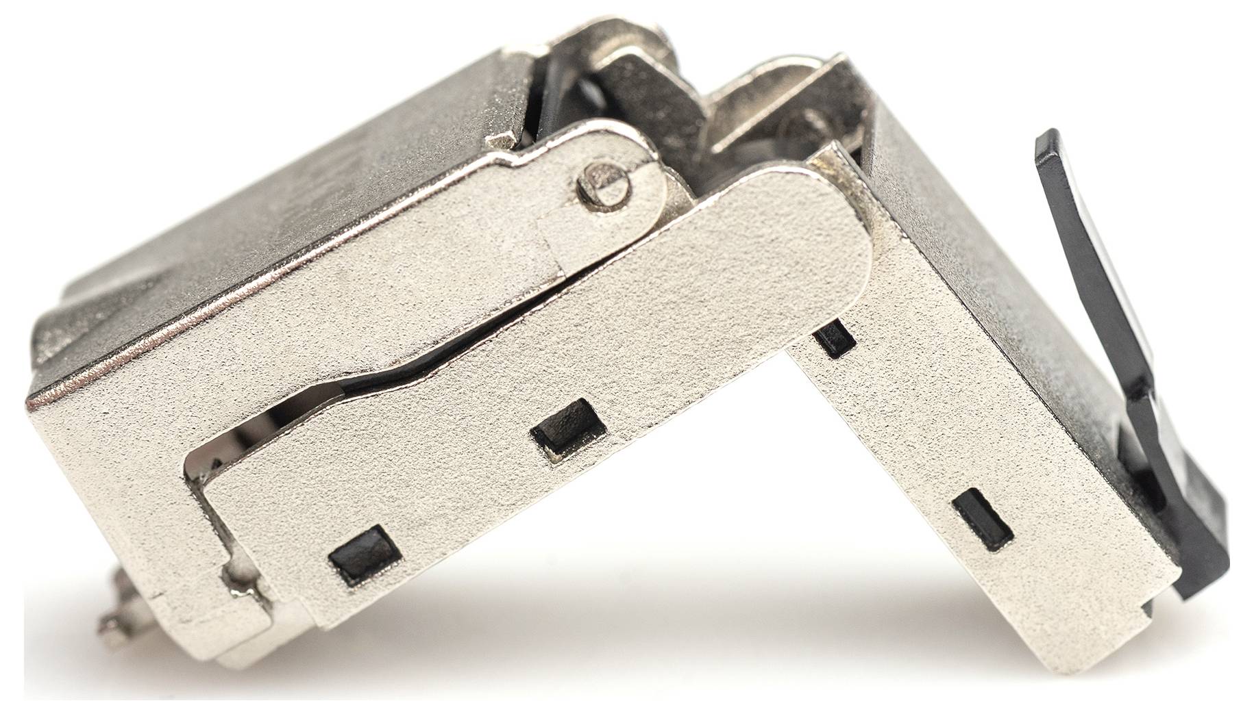 Metallstecker mit schwarzen Kunststoffelementen, seitlich betrachtet. Geeignet für technische Verbindungen in elektronischen Geräten.