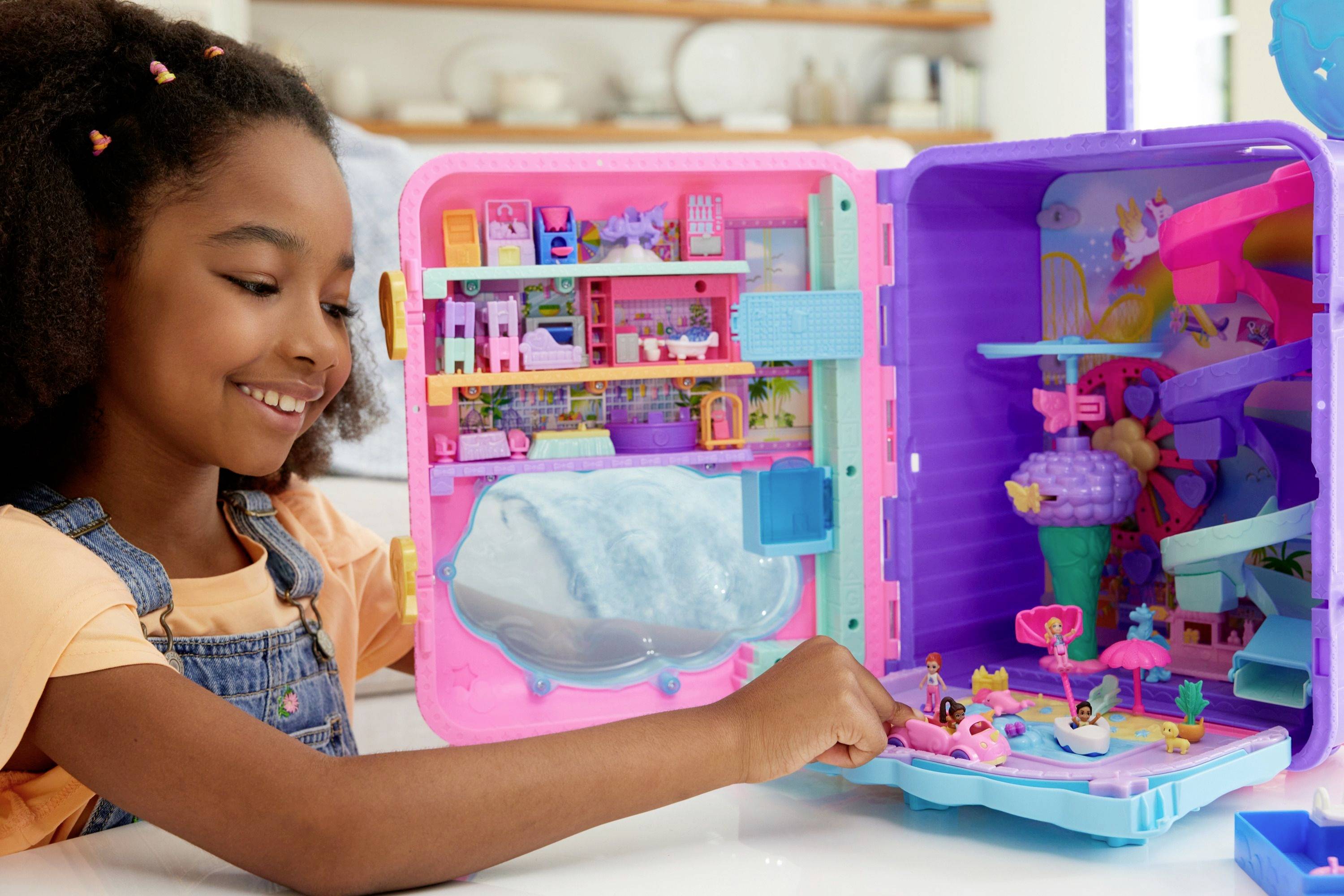 Mattel Polly Pocket Urlaub im Rollkoffer Spielset HKV43