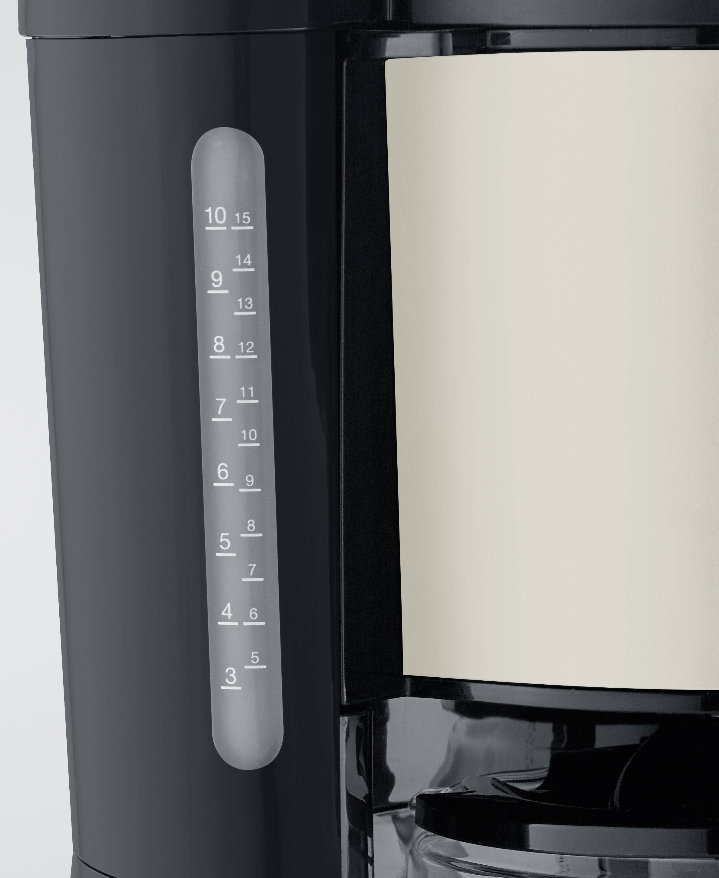 Eine schwarze Kaffeemaschine mit Wasserstandsanzeige, die von 2 bis 10 Tassen reicht.