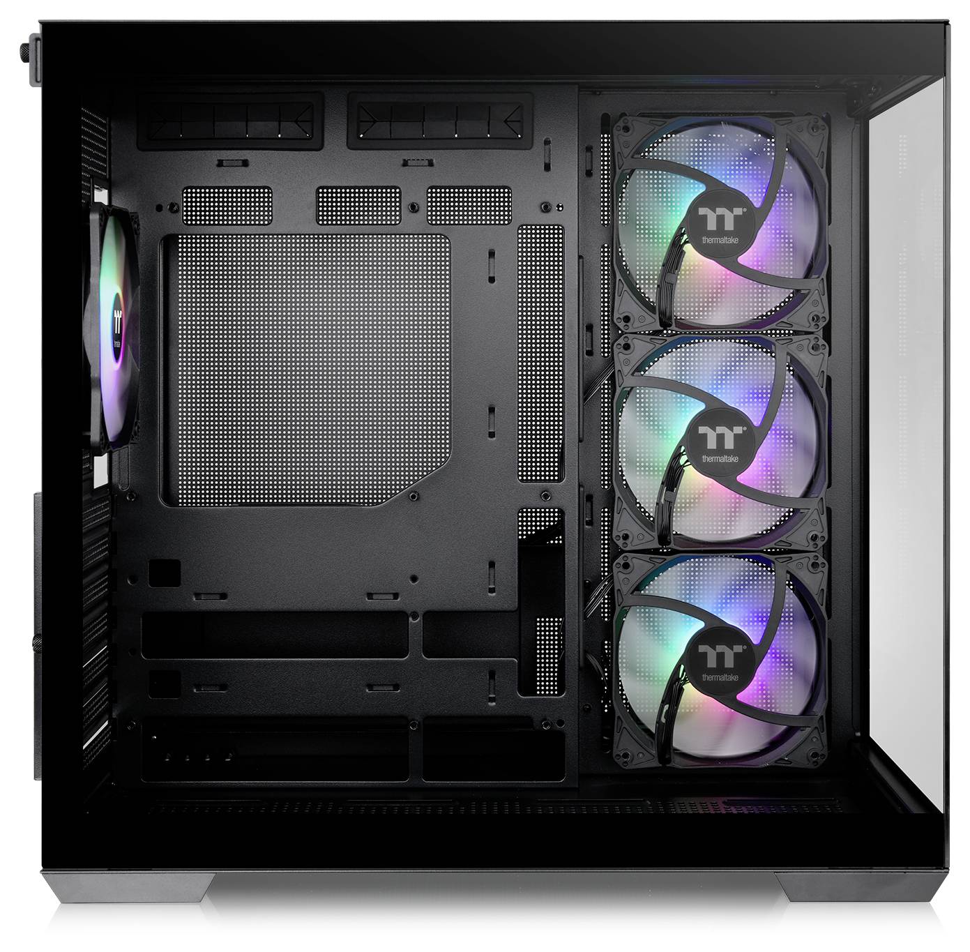 Ein leerer Computergehäuse-Innenraum mit drei bunten, beleuchteten Lüftern an der Seite. Ideal für den PC-Bau.