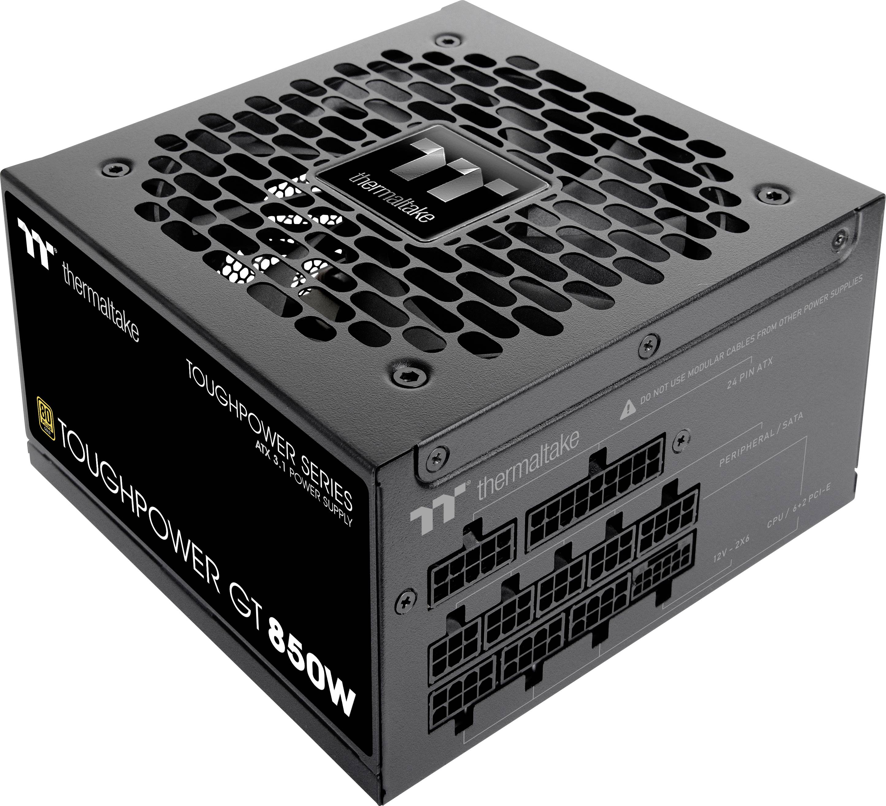 Schwarzes PC-Netzteil der Modellreihe 'Thermaltake Toughpower GT 850W' mit zahlreichen Anschlüssen und Lüftungsschlitzen oben.