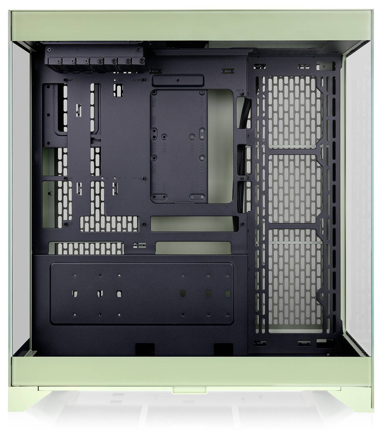 Ein leeres Computergehäuse in Mintgrün mit Glasplatte zeigt Innenraum für Mainboard, Festplatten und Lüftermontage.