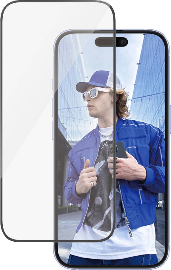 Ein Mann in blauer Jacke und Sonnenbrille schaut zur Seite, fotografiert vor einem modernen Gebäude. Ein Smartphone-Schutzglas ist neben ihm abgebildet.