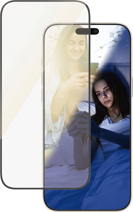 Zwei Frauen verwenden Smartphones; eine mit blauem Licht im Dunkeln, die andere mit Display-Schutz im Hellen. Thema: Augenschutz.