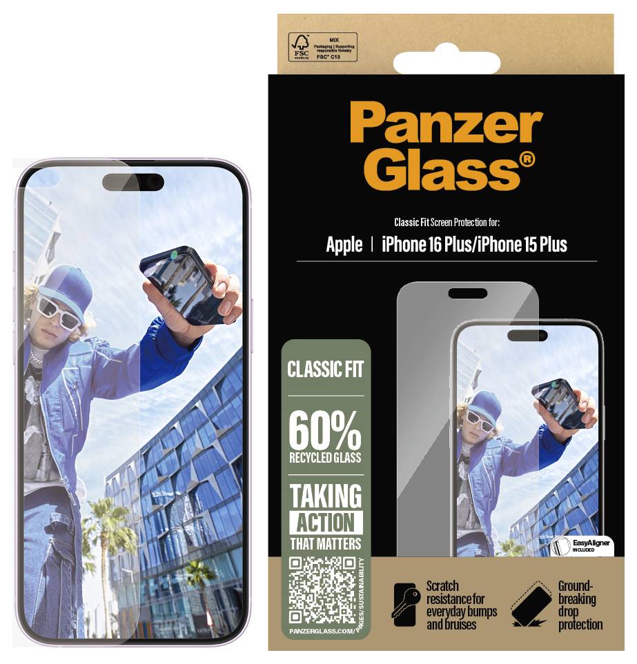Smartphone mit PanzerGlass-Schutzfolie für iPhone 16 Plus/iPhone 15 Plus, auf Verpackung, Recyclingglas 60 %, Schutz vor Kratzern.