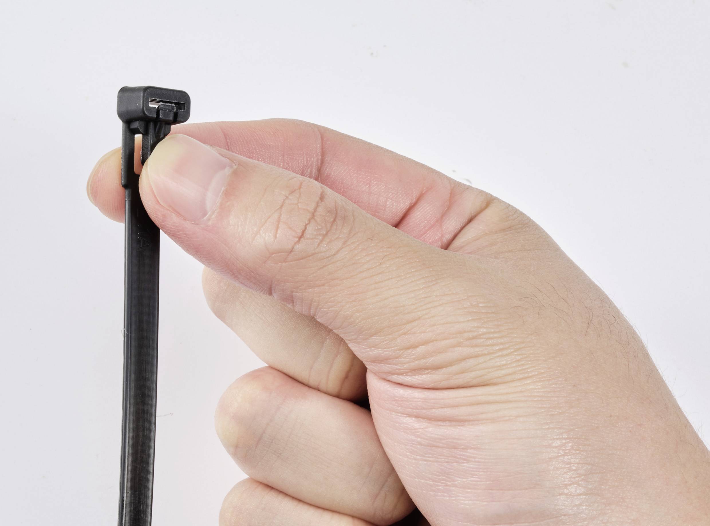 TRU COMPONENTS TC-13340652 TC-RT-250-7.6-B Kabelbinder 250mm 7.6mm Schwarz Lösbar, chemische Beständigkeit, UV-stabilisiert 100St.