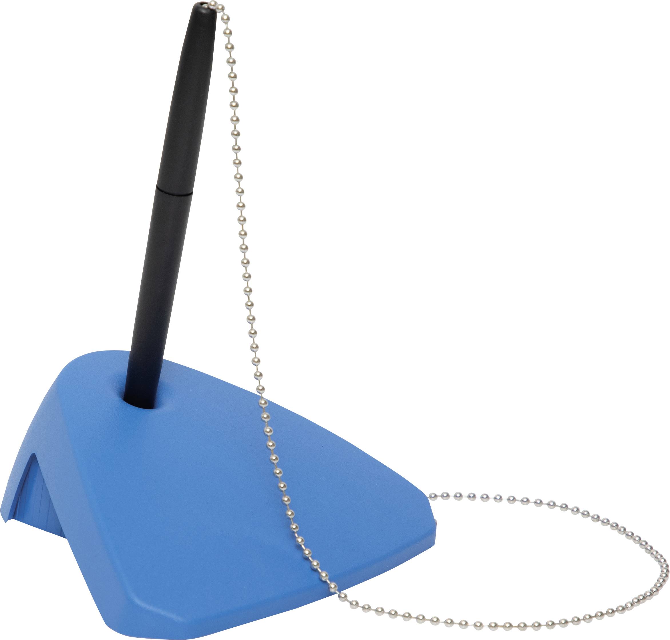 Ein schwarzer Stift steckt in einem blauen, dreieckigen Stiftehalter mit einer silbernen Kette daran befestigt.