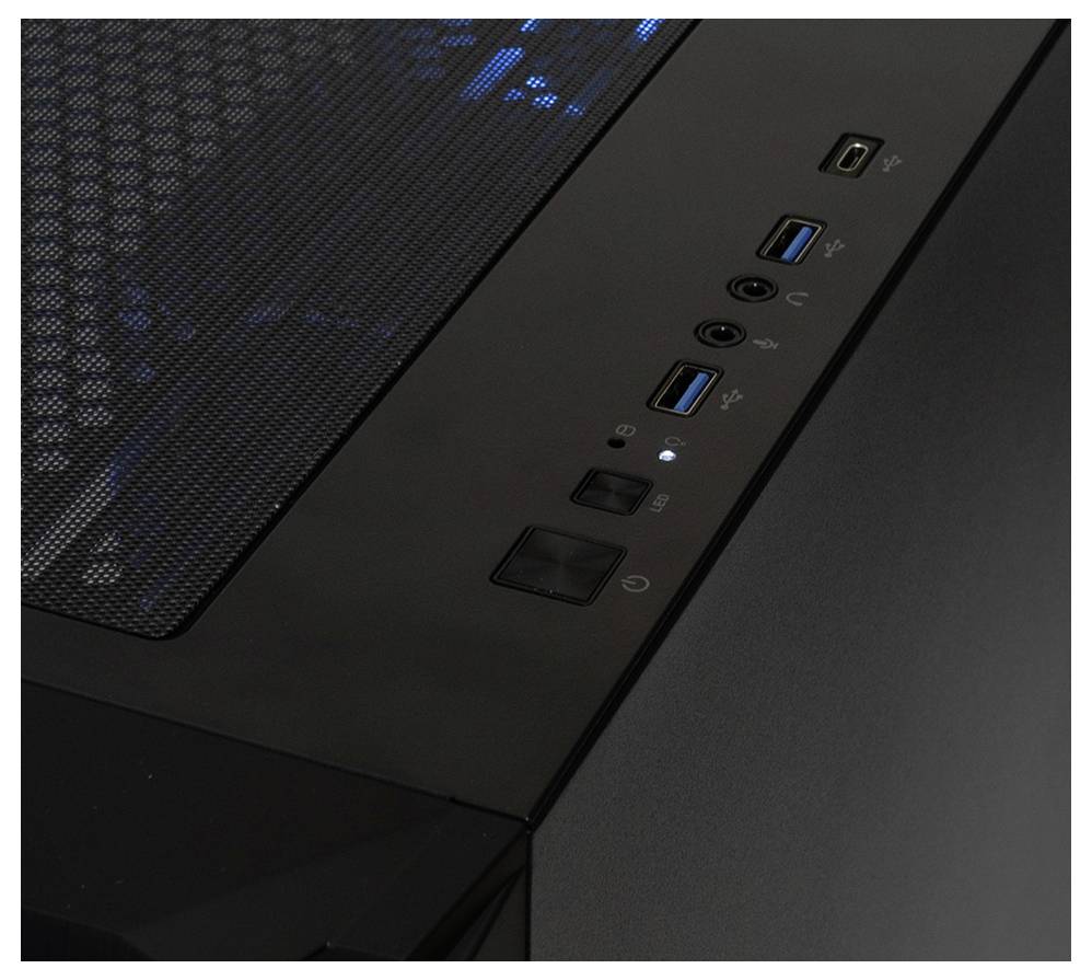 Schwarzes PC-Gehäuse von oben, zeigt Schnittstelle mit mehreren USB-Anschlüssen und beleuchtetem Netzschalter.