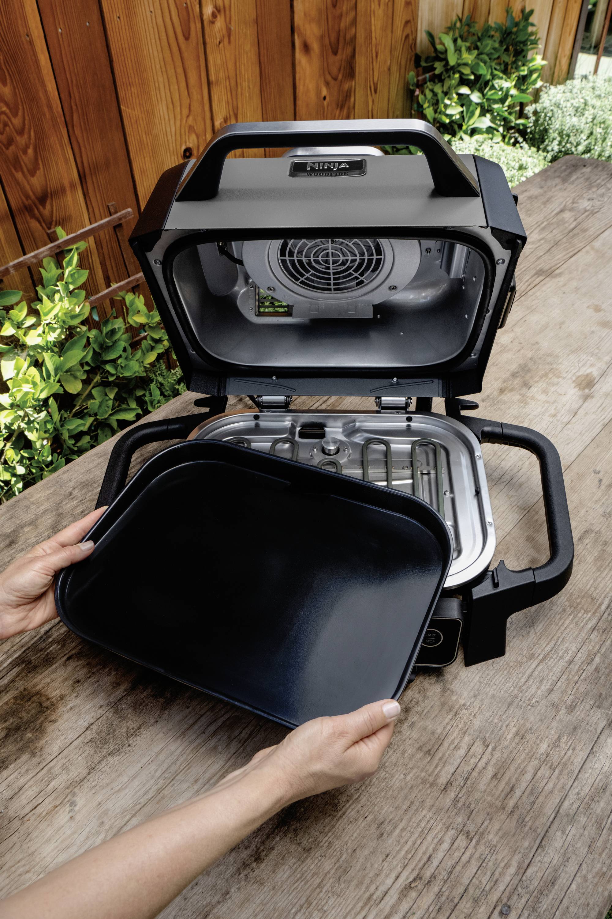 Ninja Woodfire Grillpfanne Schwarz