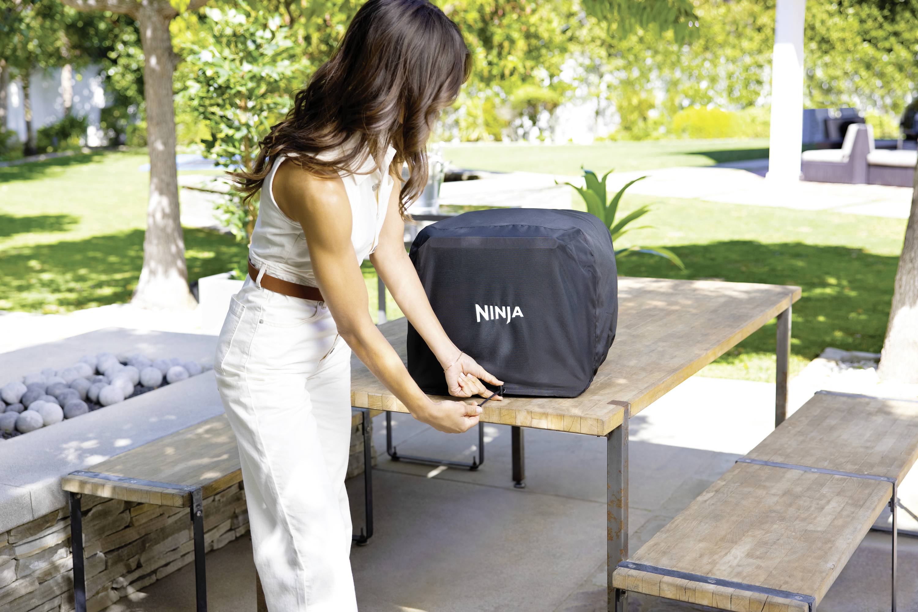 Ninja Woodfire Outdoor Grill Abdeckhaube Schwarz