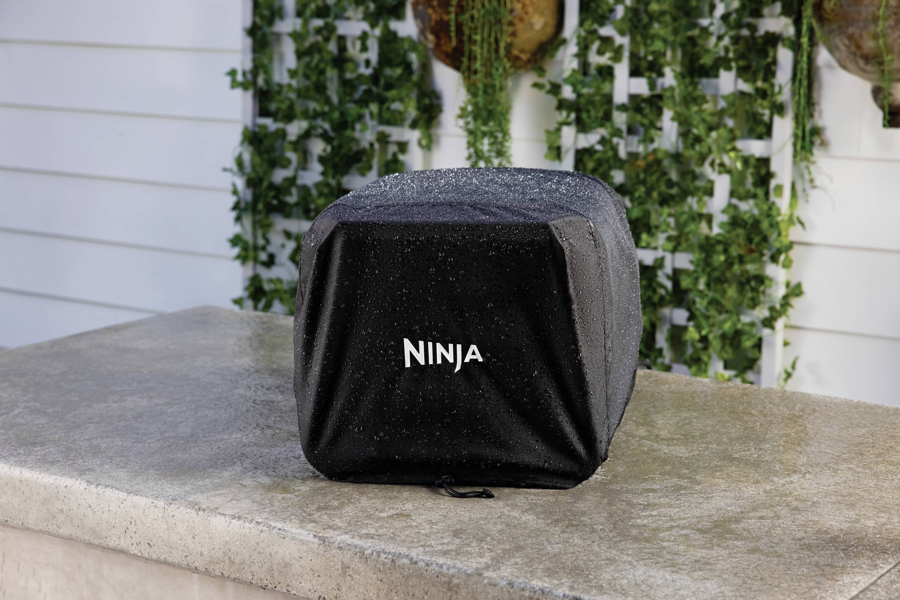 Ninja Woodfire Outdoor Grill Abdeckhaube Schwarz