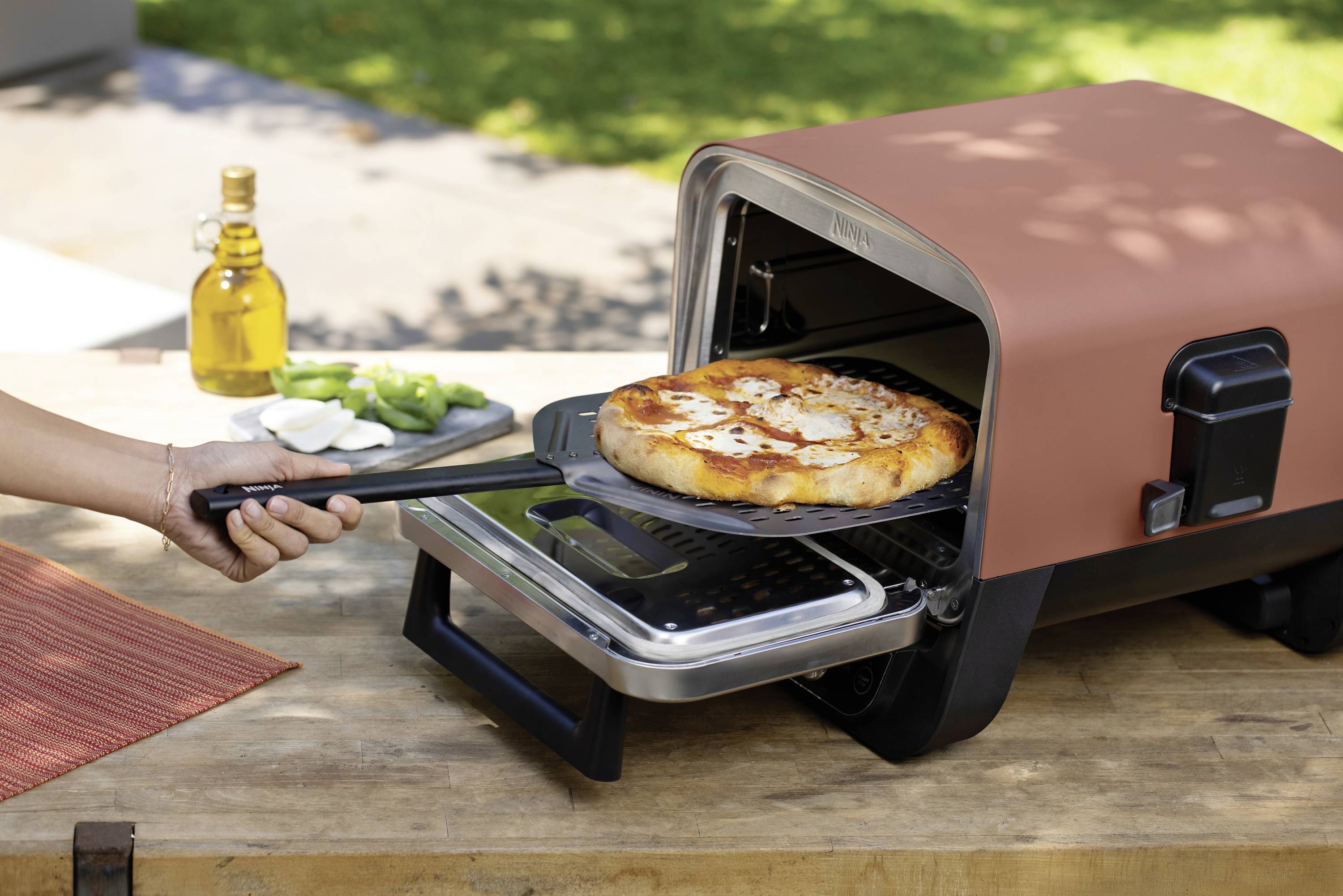 Ninja Woodfire Outdoor Pizzaschieber Grau
