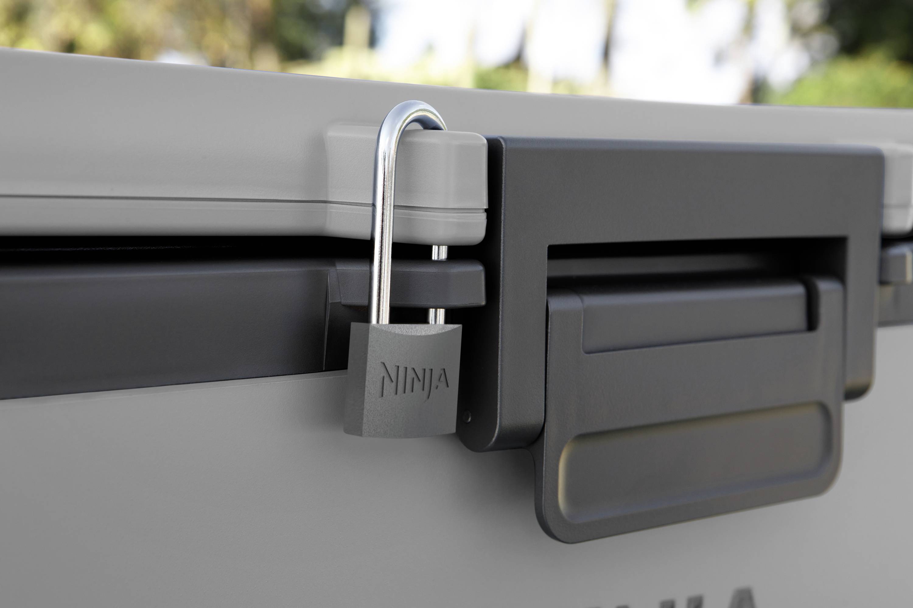 Ninja FrostVault Kühlbox Passiv Grau, Schwarz 47 l