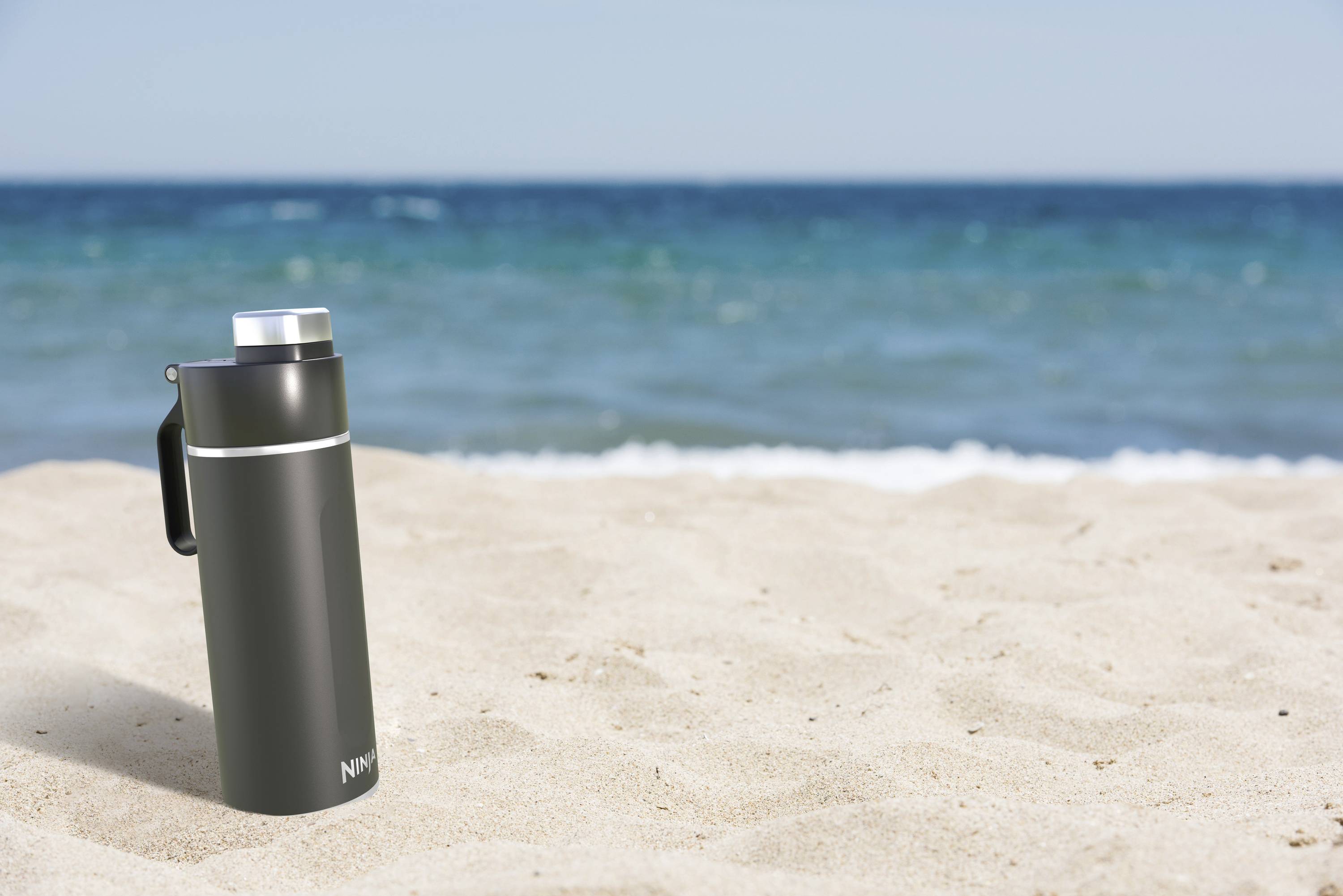 Ninja Thirsti Thermoflasche Schwarz 700ml DW2401EUUKBK