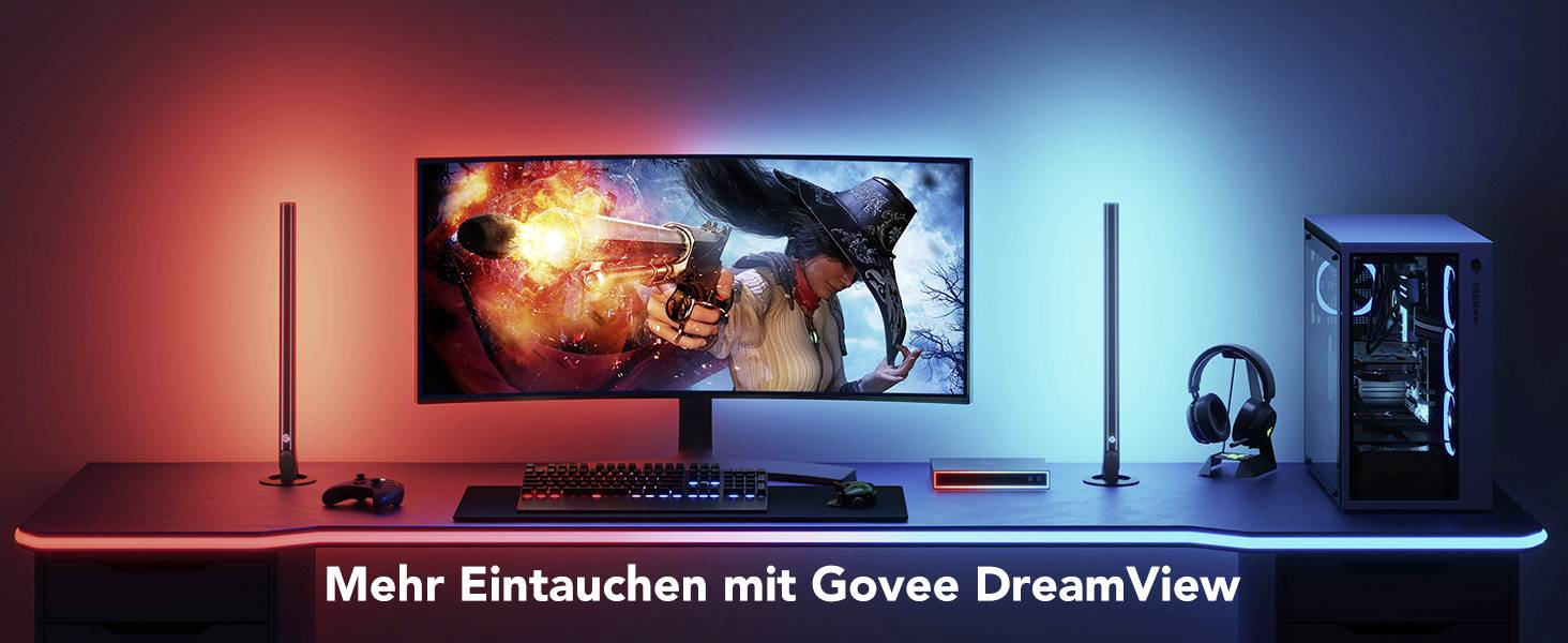 Bürotisch mit gebogenem Monitor, der ein Actionspiel zeigt. Umgebungsbeleuchtung in Blau und Rot; Text: 'Mehr Eintauchen mit Govee DreamView'.