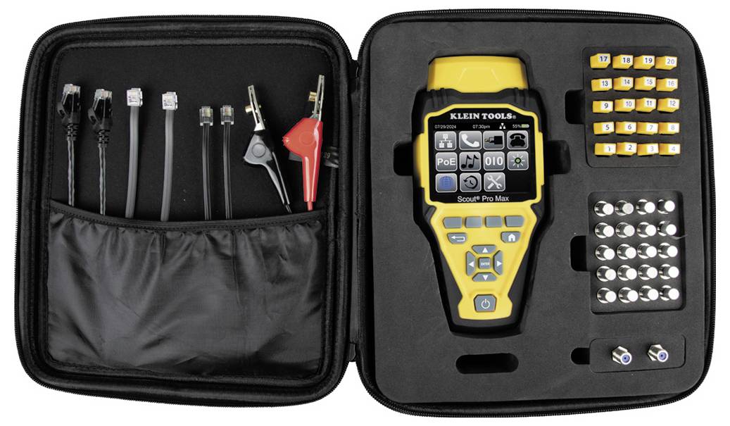 Tragetasche mit einem digitalen Multimeter, verschiedenen Kabeln, Testklemmen und Batterien, organisiert in separate Fächer.