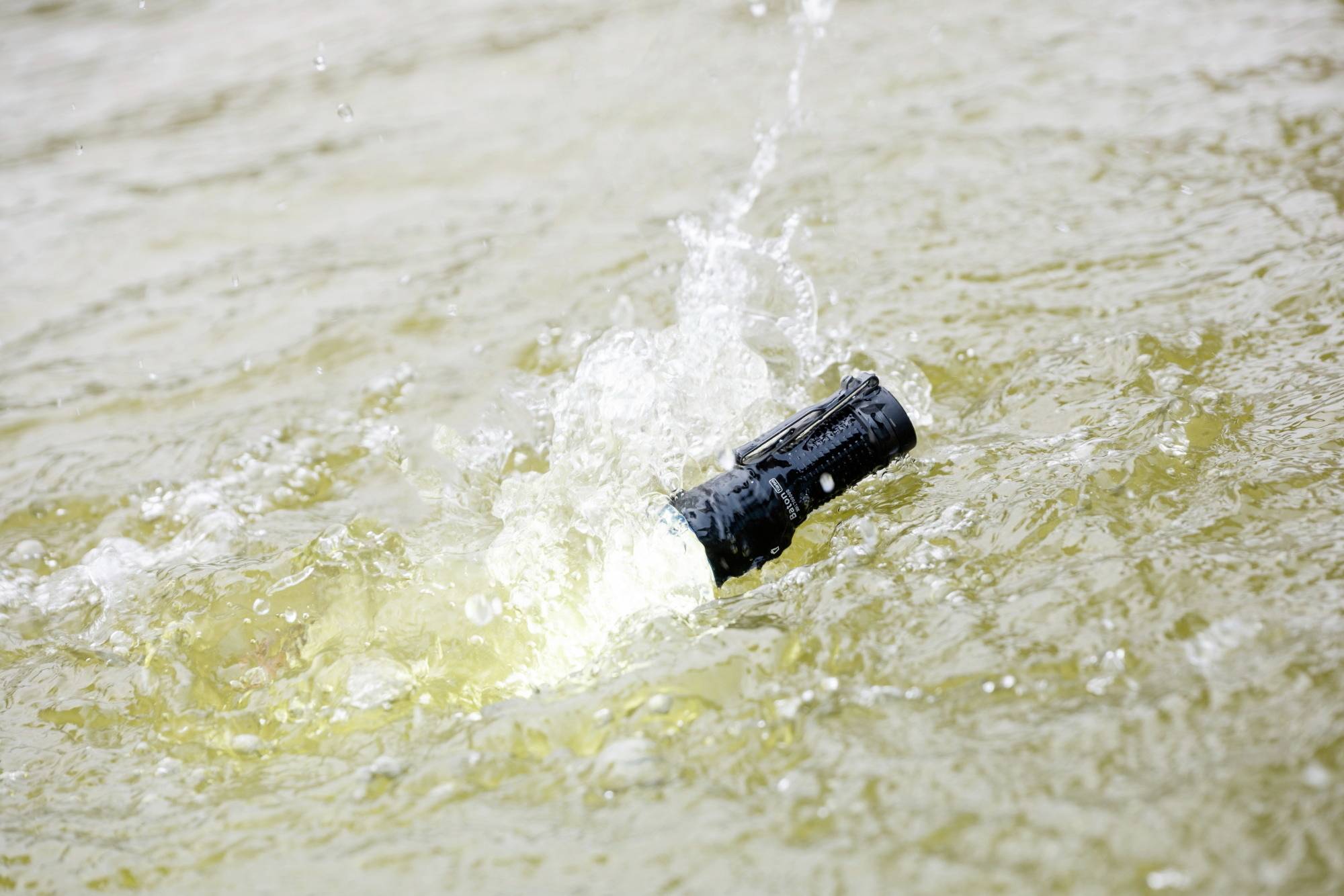 OLight Baton Turbo LED Taschenlampe akkubetrieben 1000lm 60h 91g