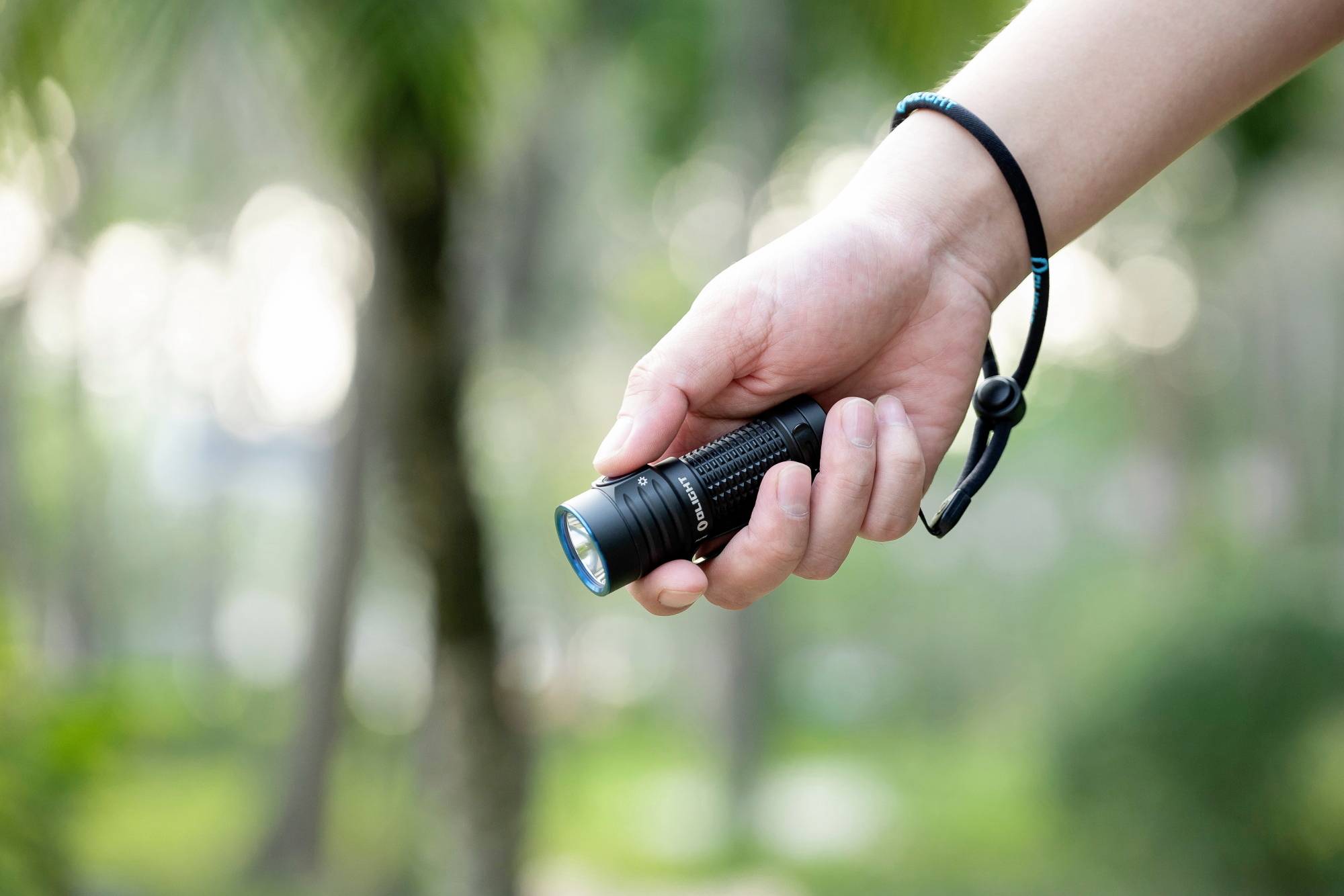 OLight Baton Turbo LED Taschenlampe akkubetrieben 1000lm 60h 91g