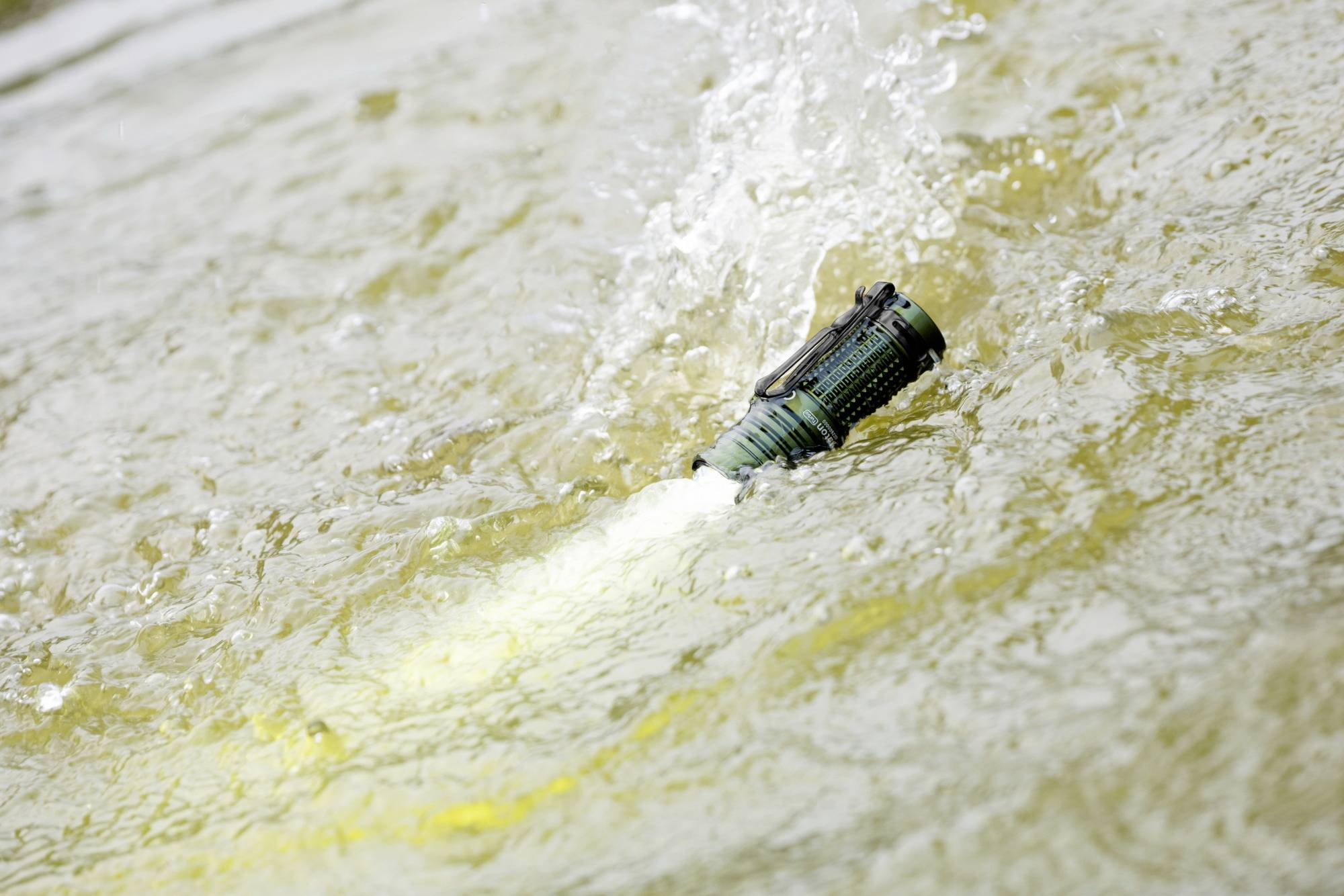 OLight Baton Turbo LED Taschenlampe akkubetrieben 1000lm 60h 91g