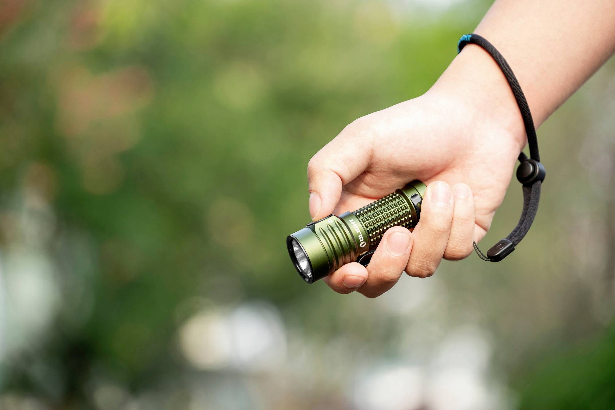 OLight Baton Turbo LED Taschenlampe akkubetrieben 1000lm 60h 91g